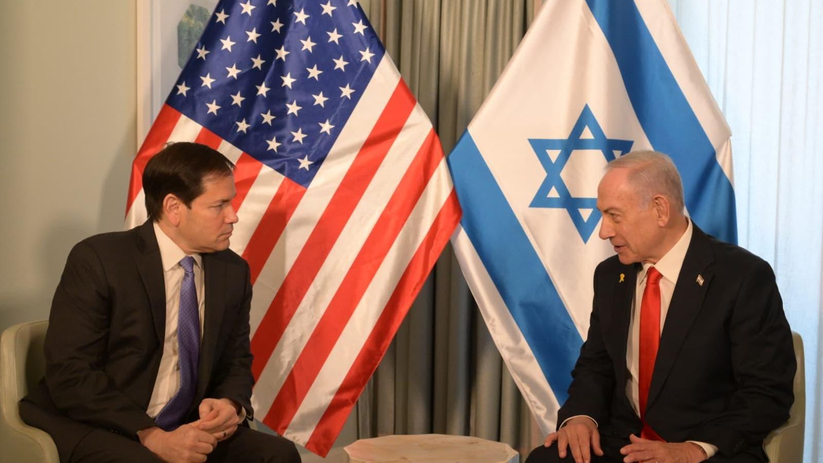 Marco Rubio (EE.UU) con Netanyahu (ISR)