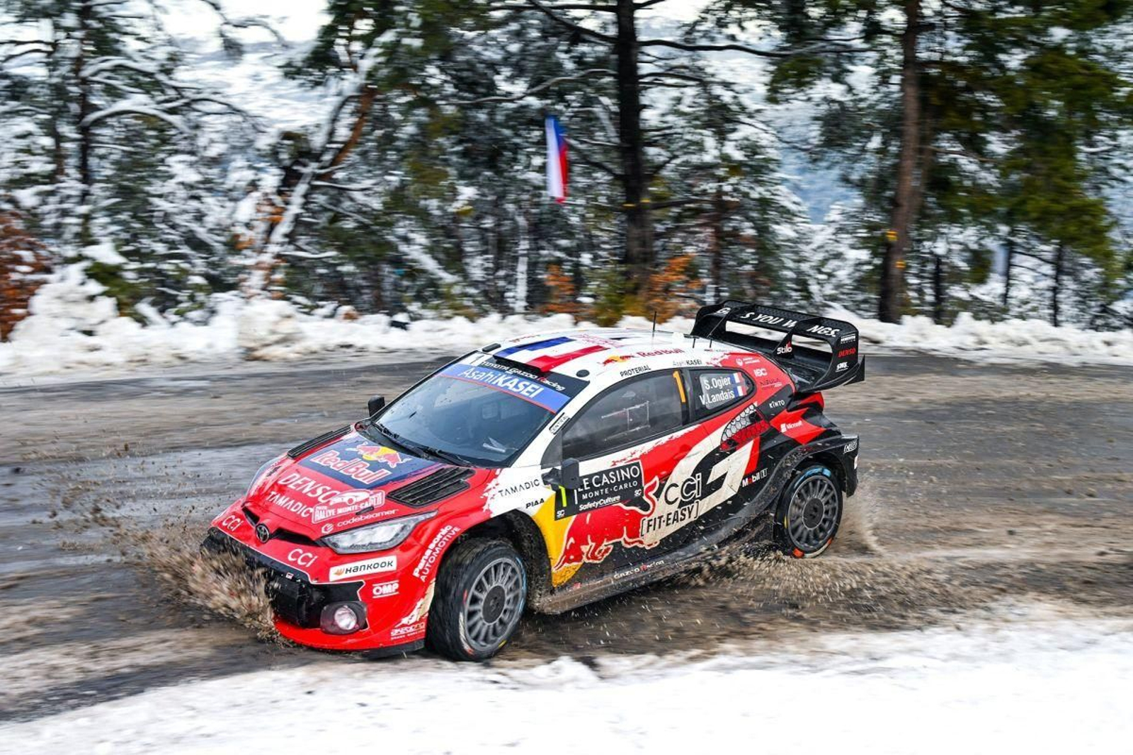 El francés Ogier se impuso en la edición de 2025 con su Toyota Yaris, modelo que utilizará este año.