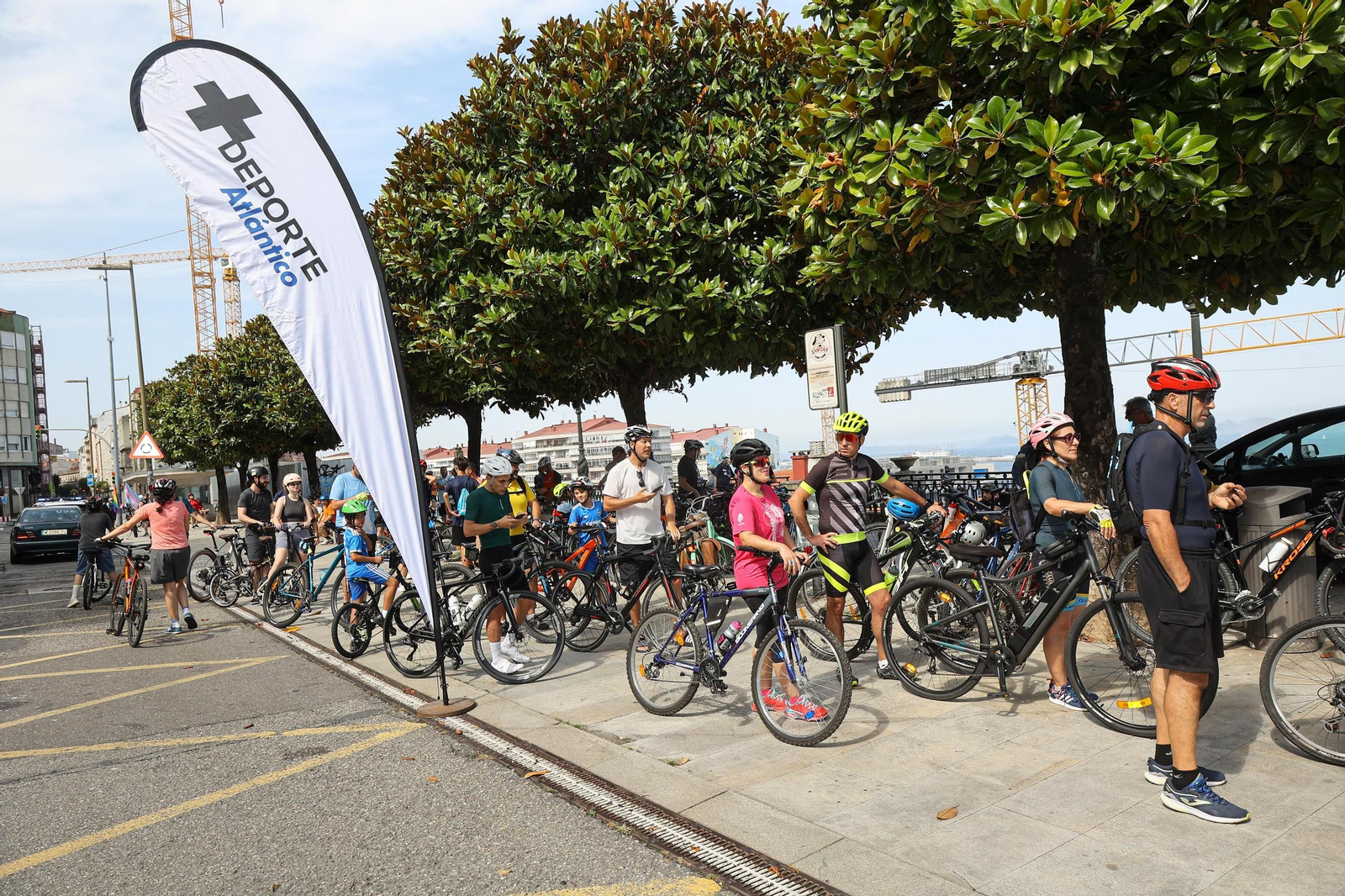 Galería | El ciclismo toma Vigo con la primera edición del Día de la Bici de Atlántico