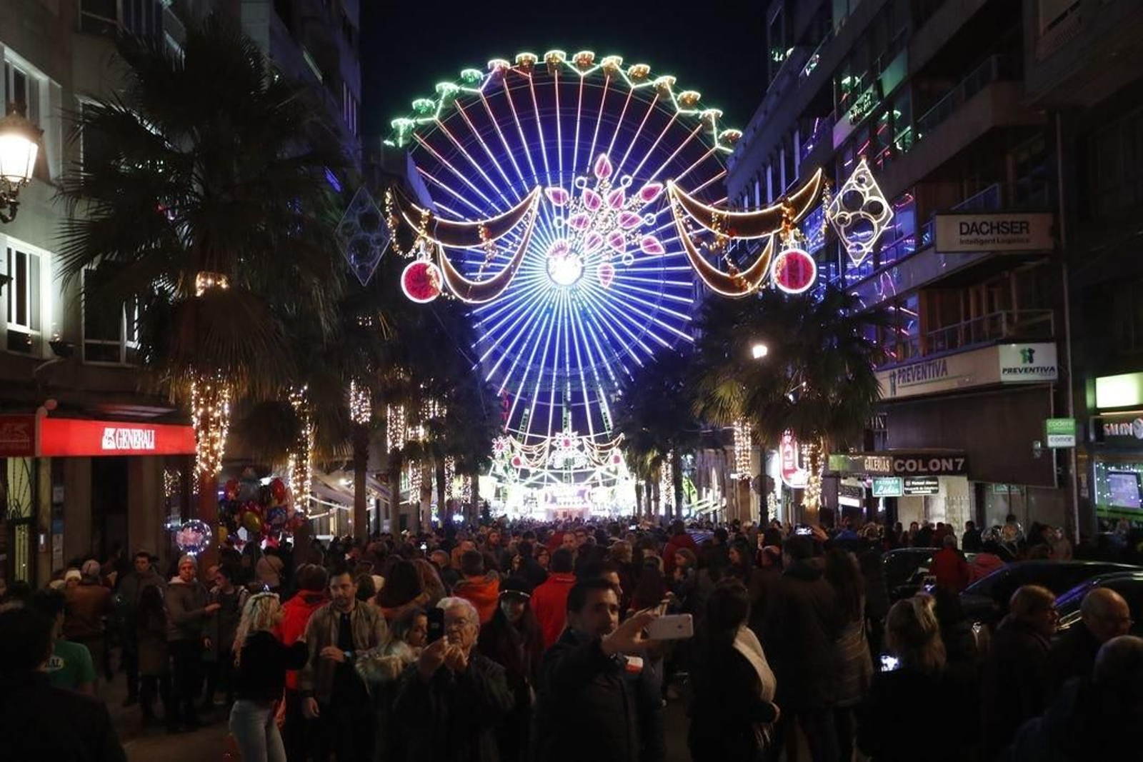 Los turistas invaden Vigo en el Puente171