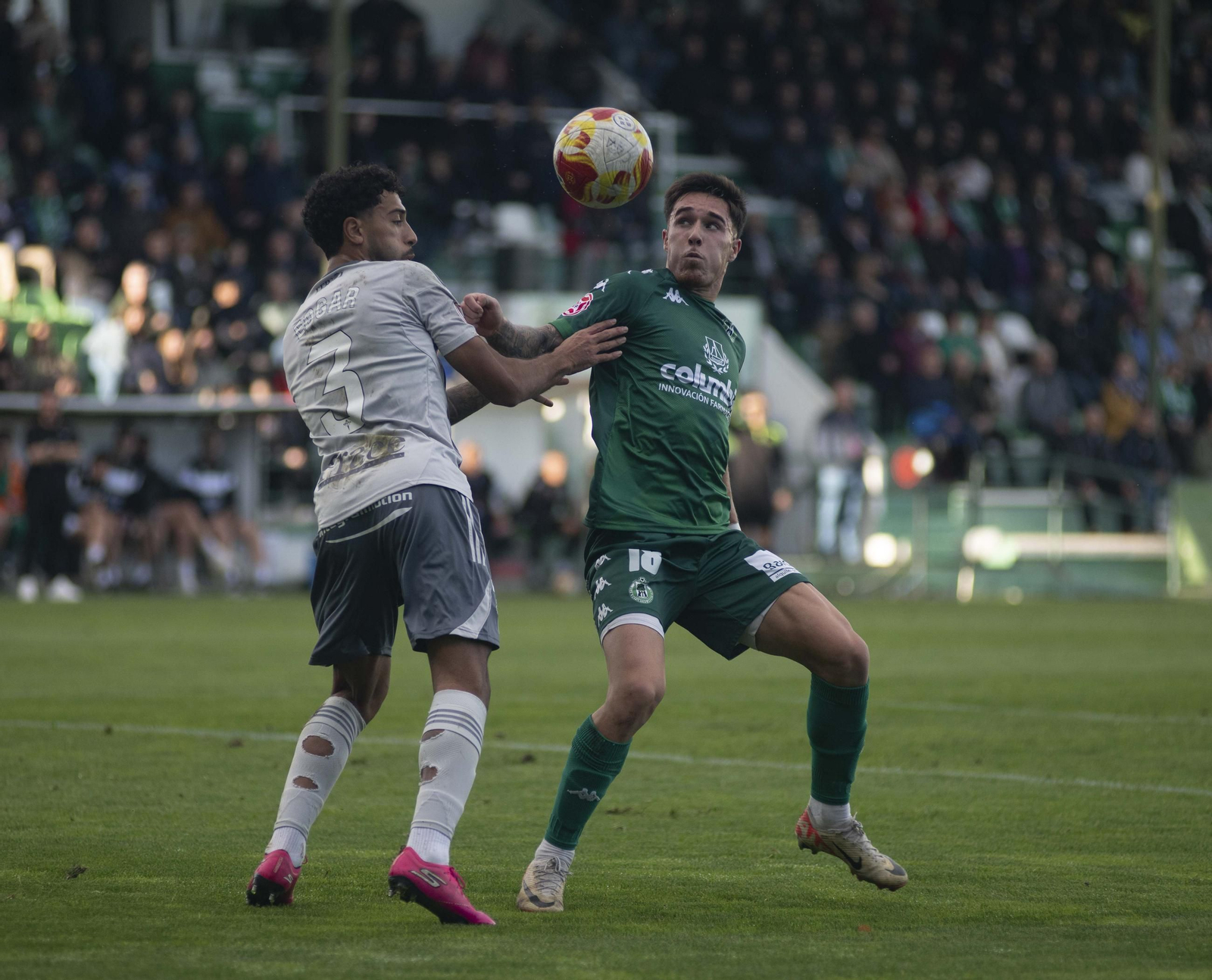 Galería | El Arenteiro y el Racing de Ferrol , protagonistas del derbi gallego en Espiñedo