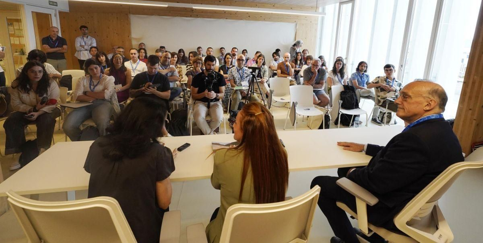 Inauguración del congreso ayer en Vigo, con muchos jóvenes talentos en astronomía y astrofísica