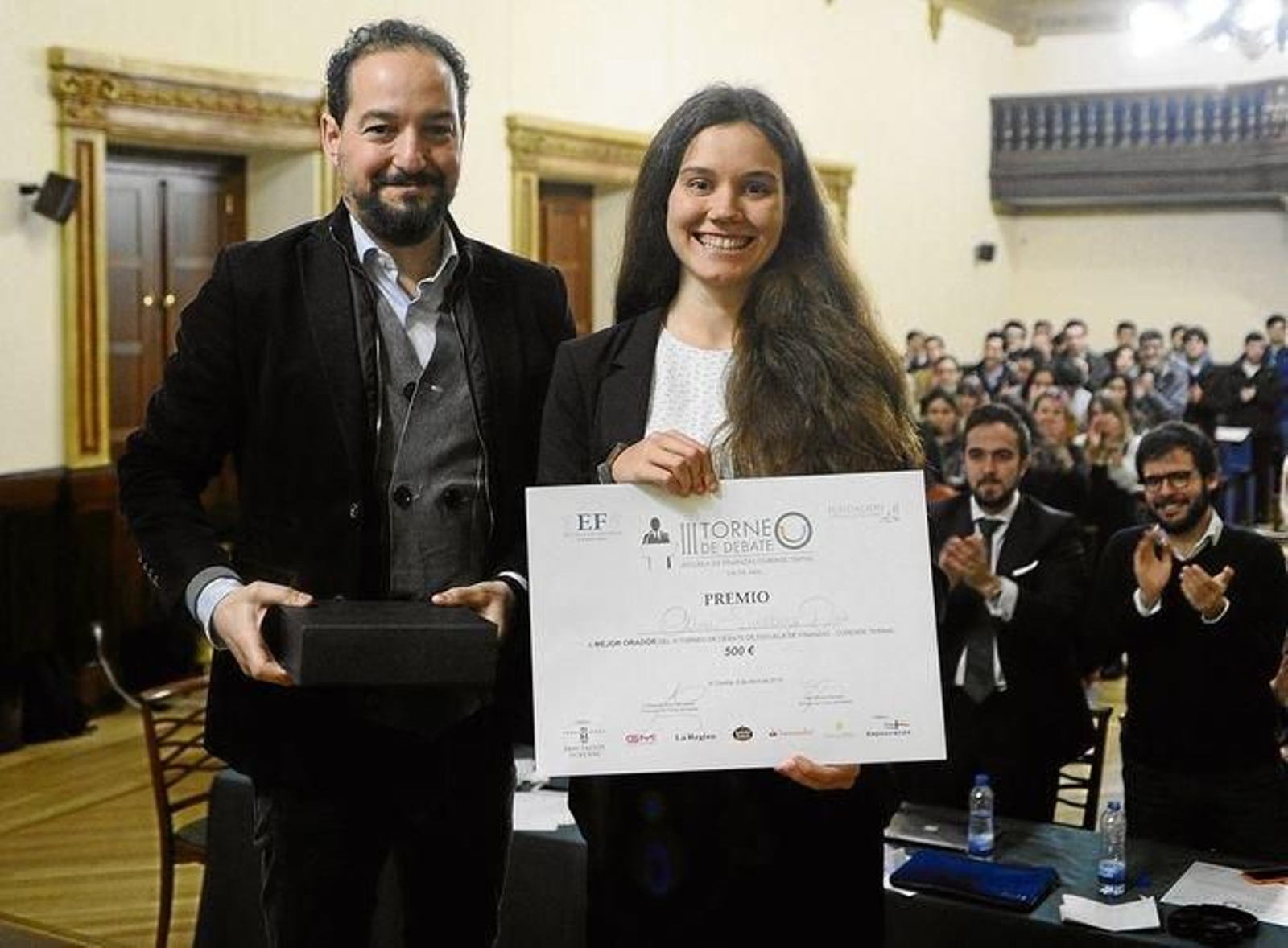 Olivia Sundberg Díez, mejor oradora en el III Torneo de Debate.
