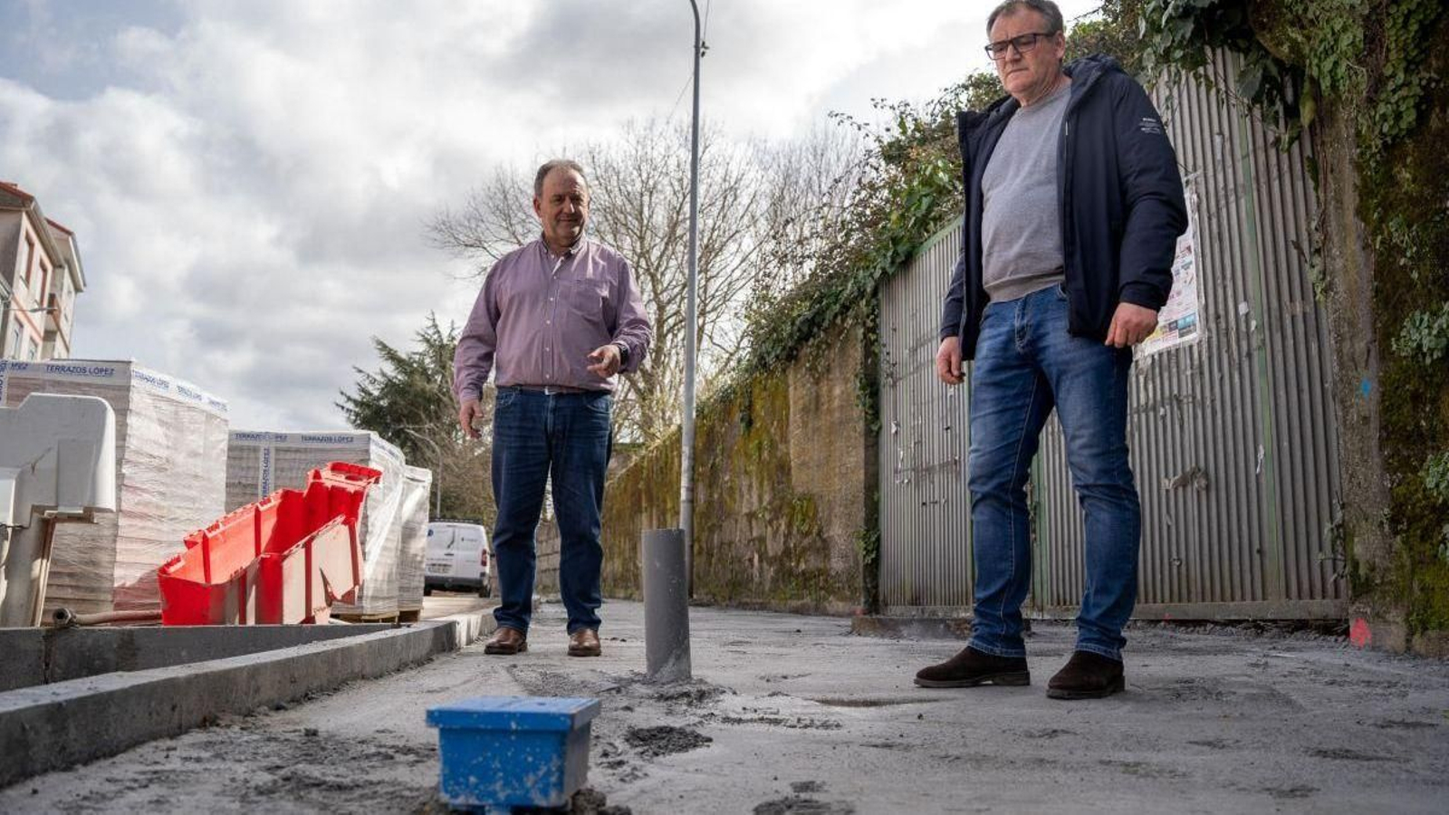 Ramón Gómez y Amador Díaz, en su visita a las obras.