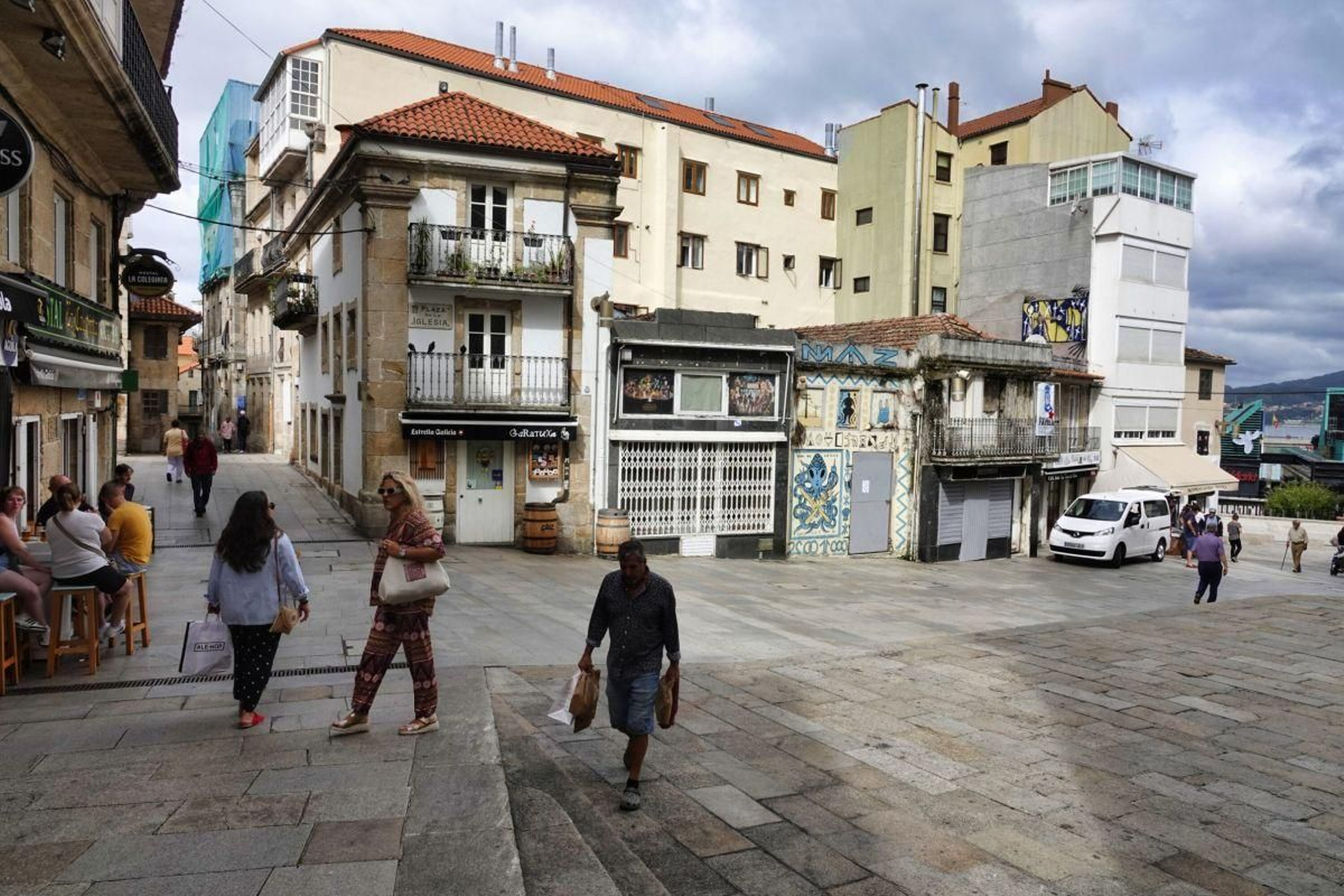 En la primera fase se remodelarán los inmuebles del número 6 al 9 de Praza da Igrexa, frente a la Concatedral.
