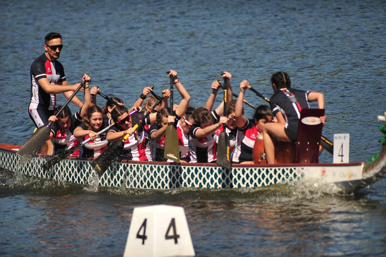 Galería | La Copa de España de Barco Dragón llena Muíños de deporte