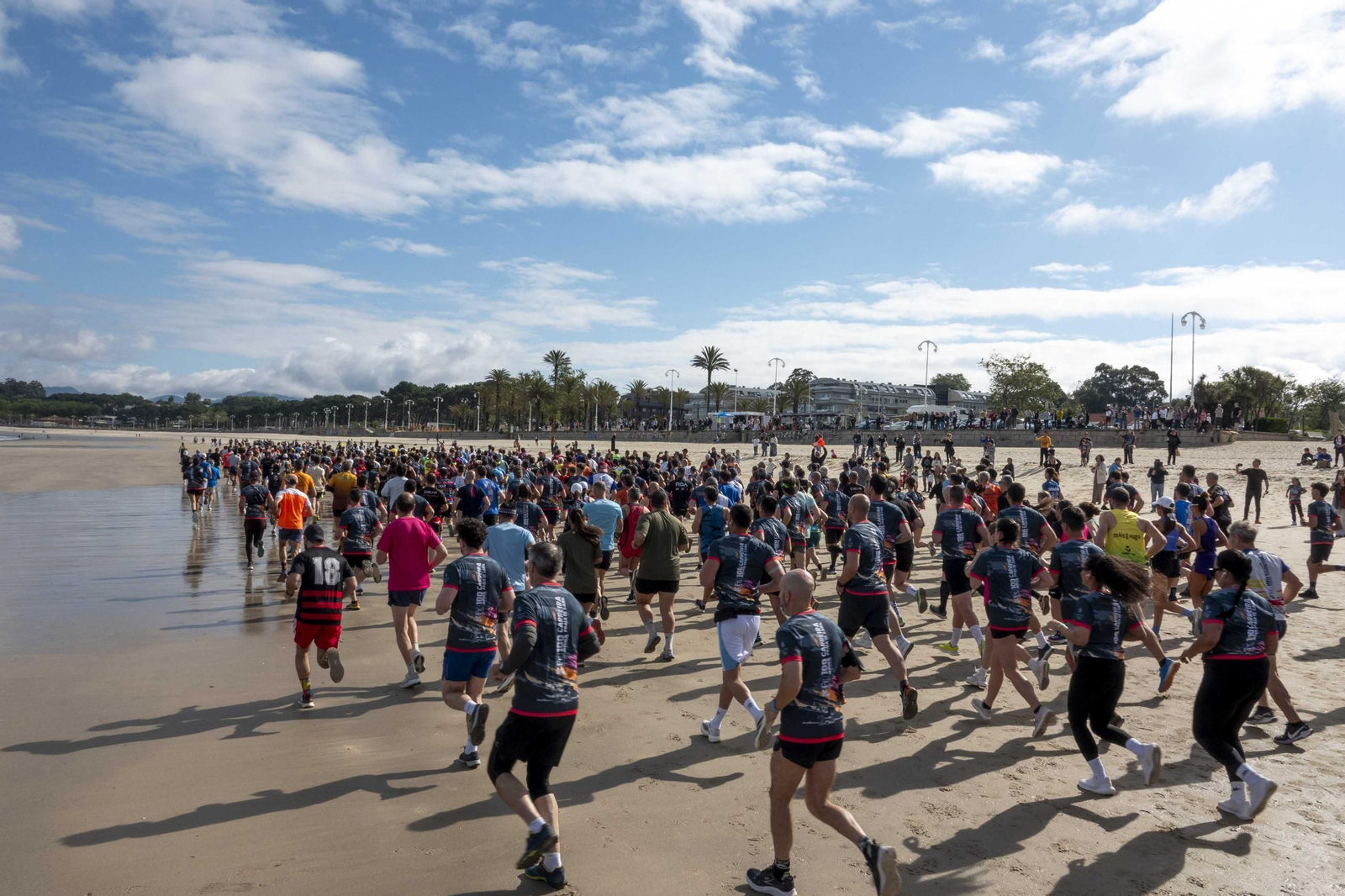Galería | 1.000 corredores inundan Samil