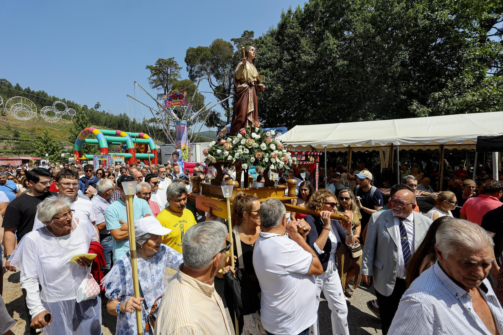 Galería | Ribarteme procesiona a Santa Marta sin "caixóns"