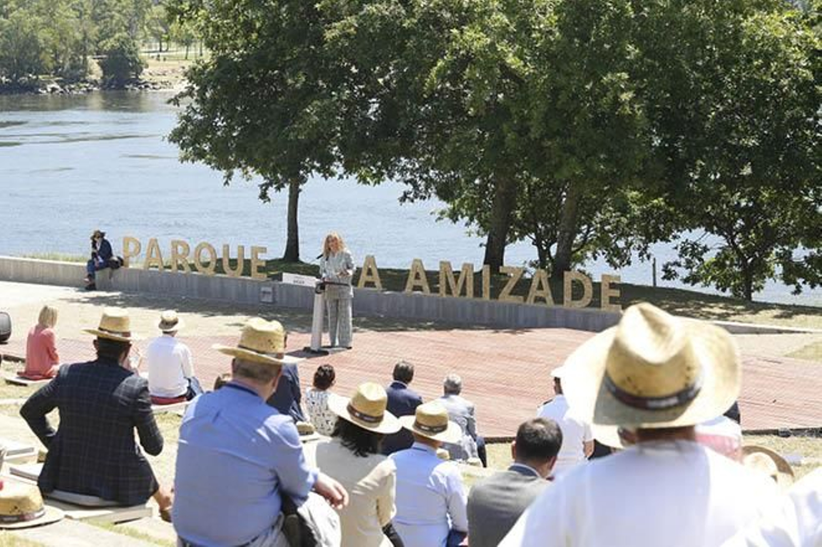 La presidente de la Diputación durante su intervención.