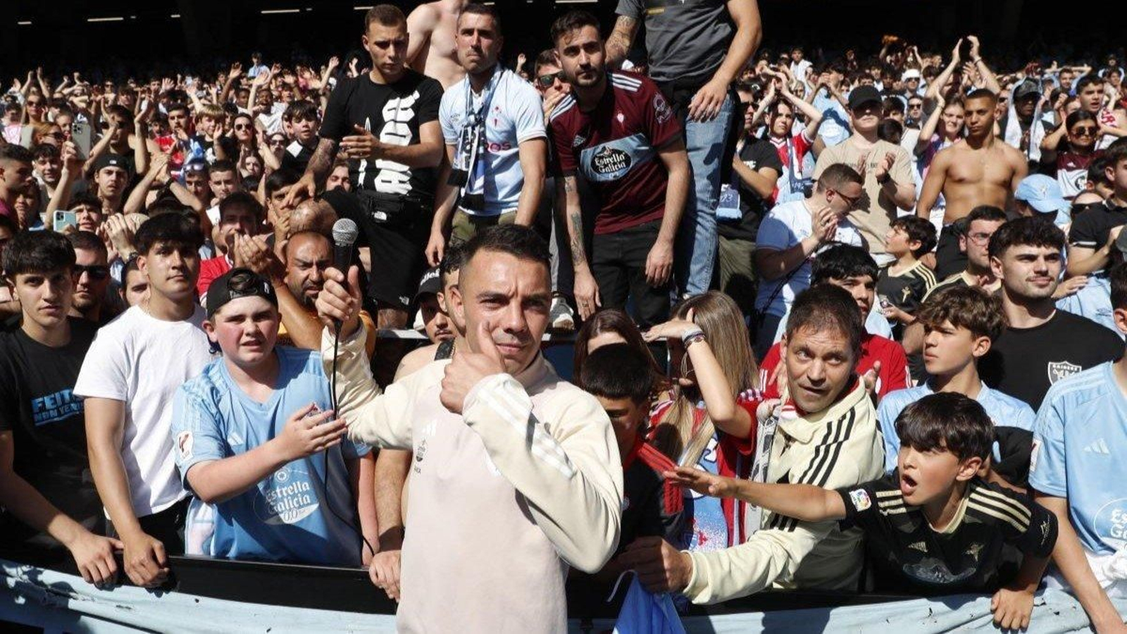 Iago Aspas se dirigió a la afición al final del encuentro.