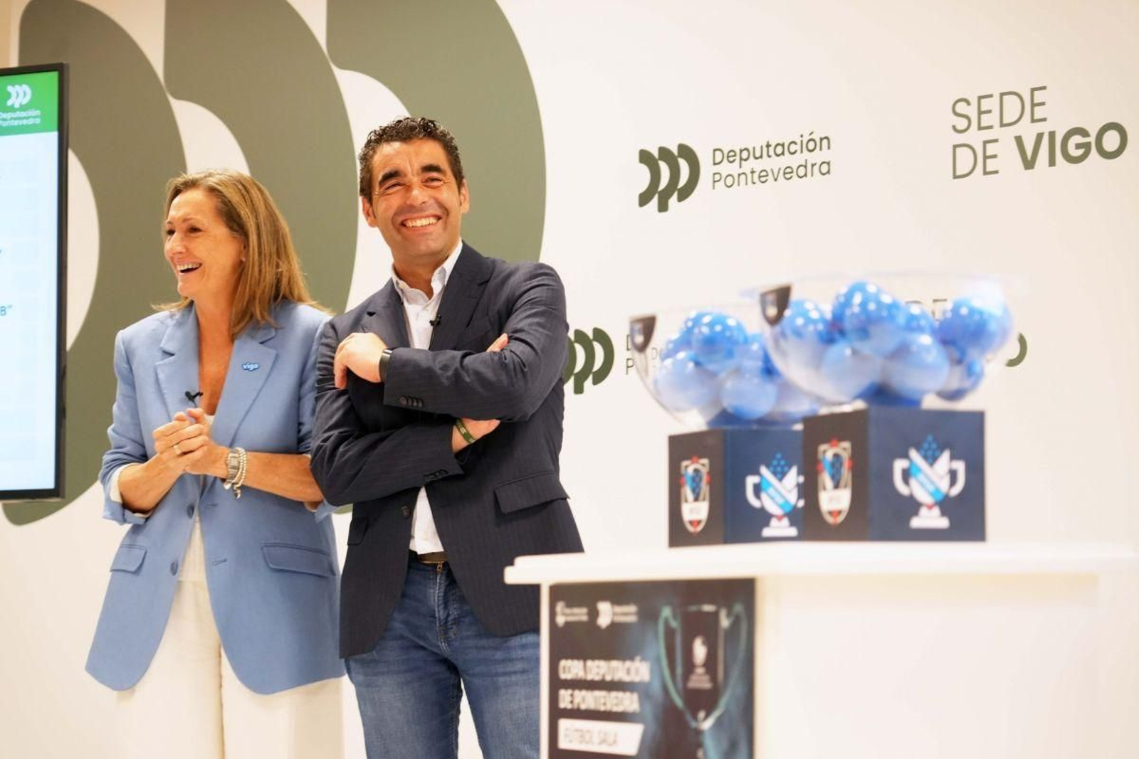 Luisa Sánchez y Luis López en la presentación de la competición.