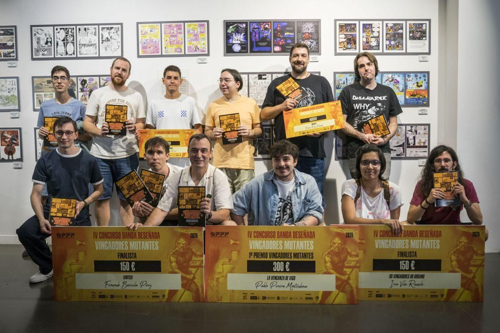 Los artistas finalistas del fanzine, ayer en la sala Apo´strophe. Arte con sus creaciones