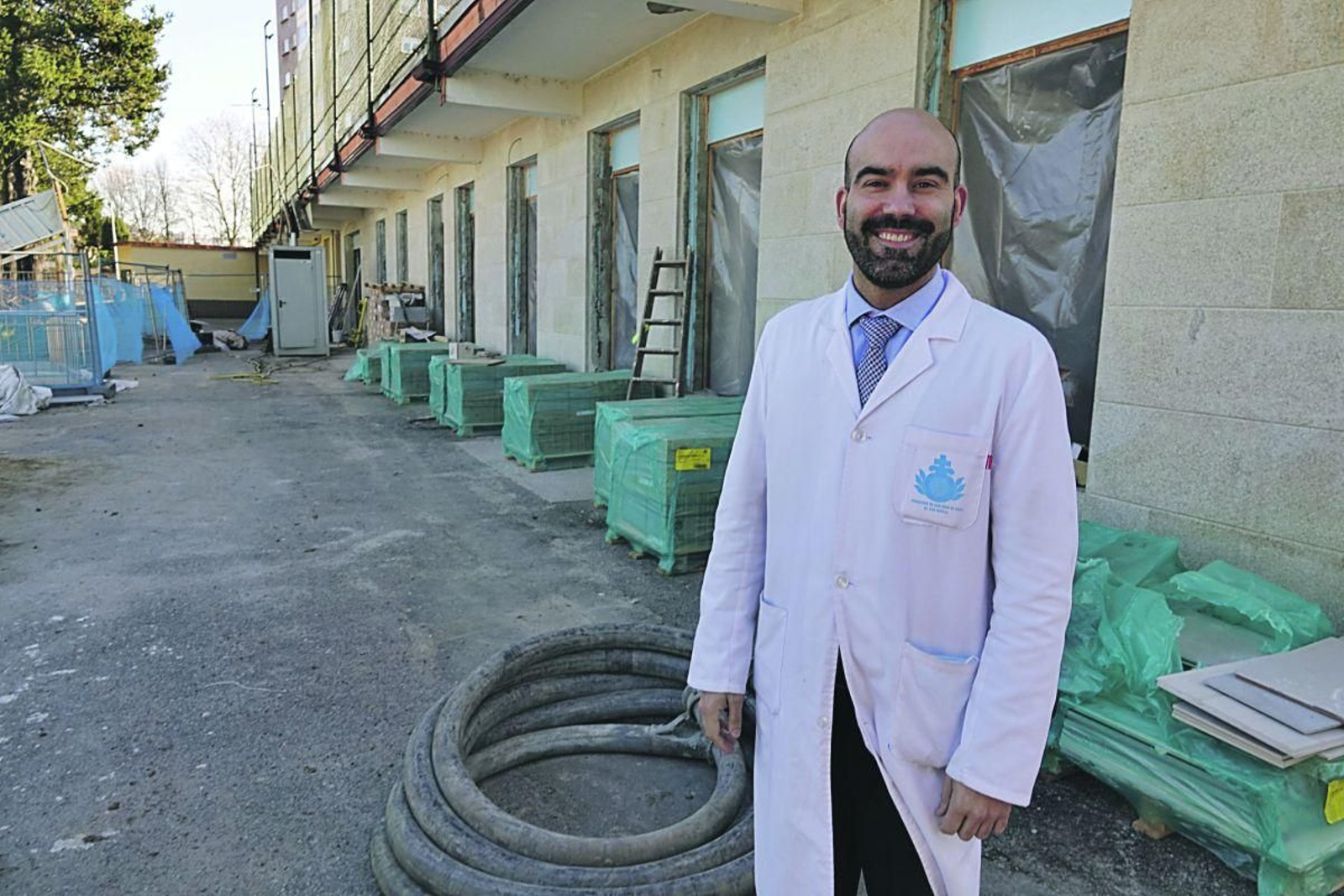 Diego Viñas, director del centro, ante las nuevas instalaciones que está previsto inaugurar esta primavera.