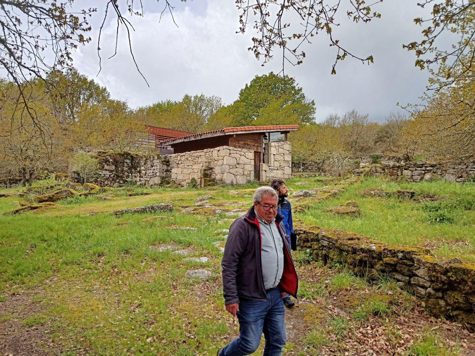 El alcalde, Antonio Míguez, visitó la zona con responsables de la empresa adjudicataria.