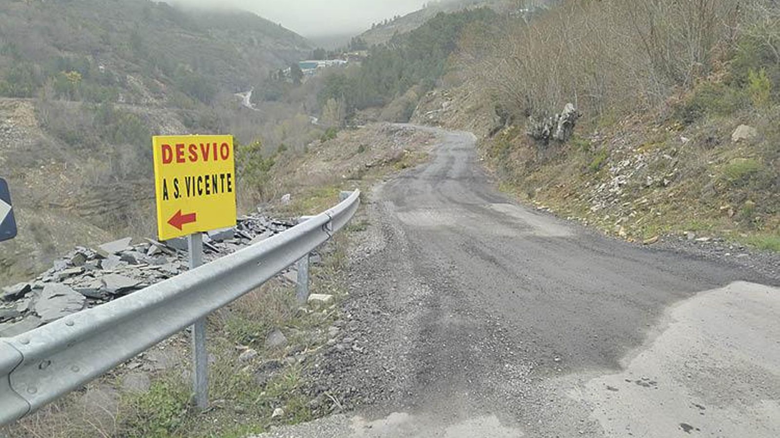 Estado en que se encuentra el acceso a San Vicente. (J.C.)