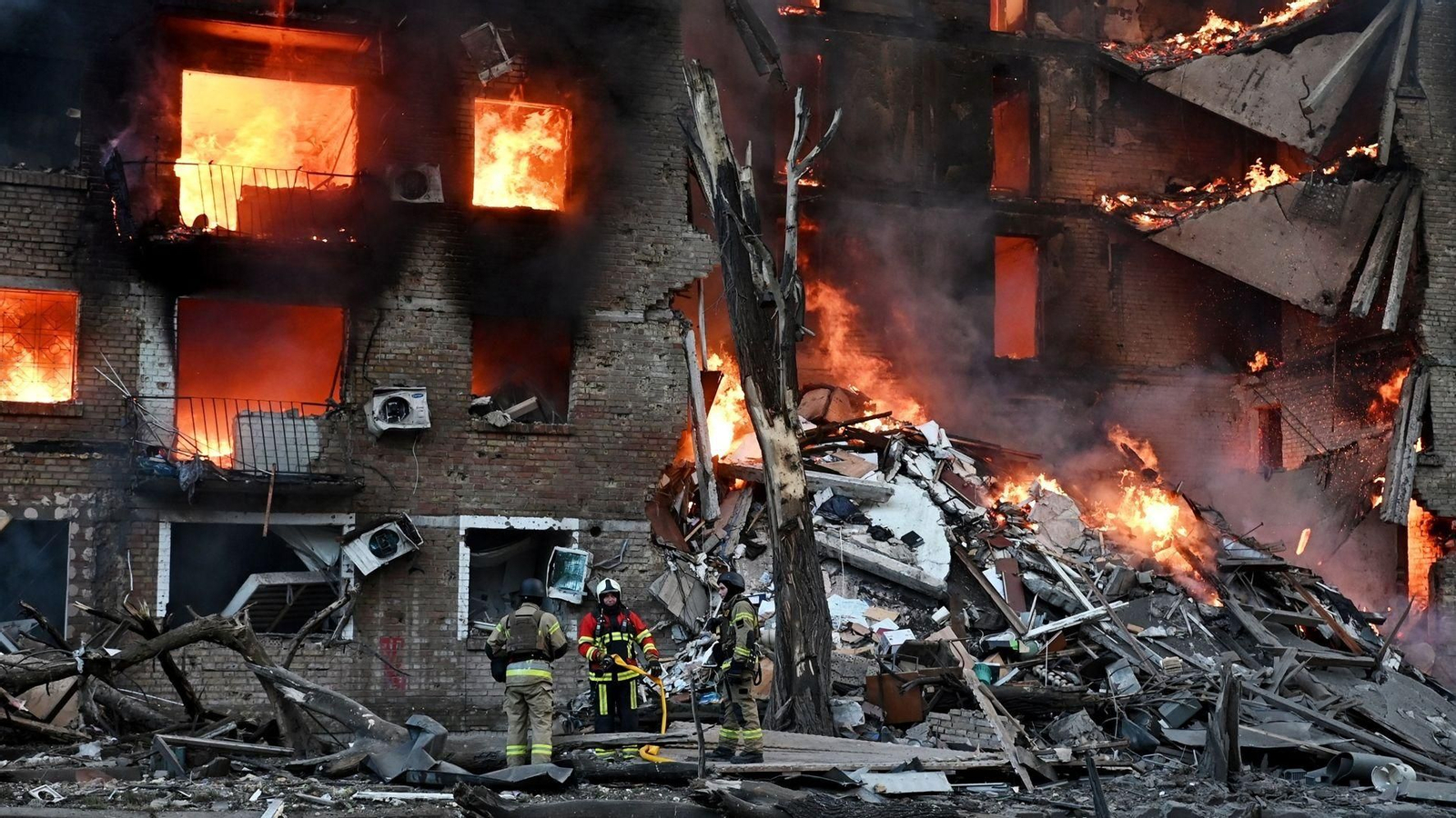 Consecuencias de los bombardeos rusos sobre Kiev.