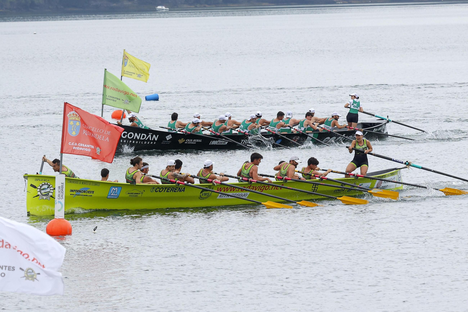 Galería | Emocionante bandera de traineras en Redondela