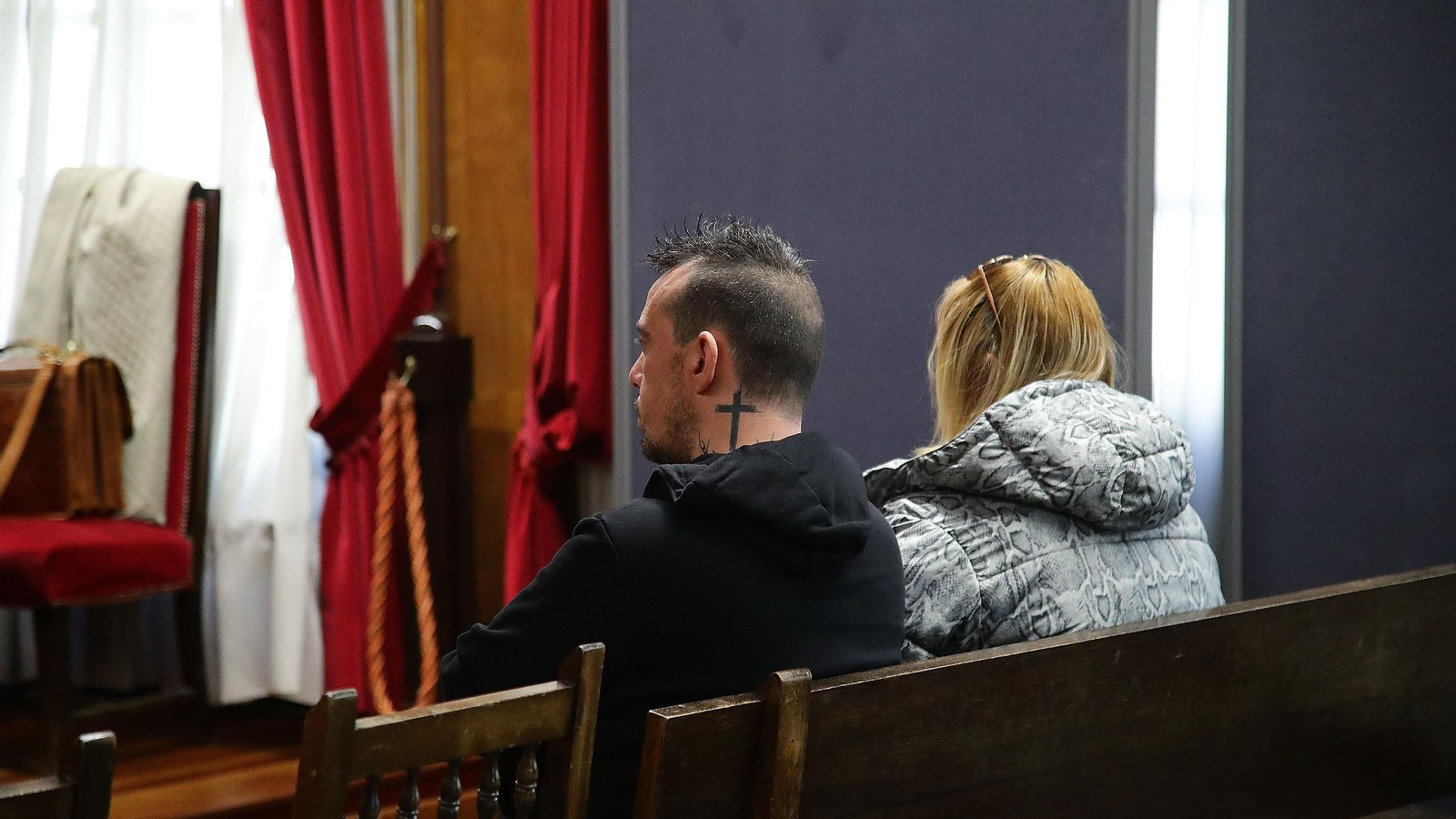 Antonio G.F. y Filomena G.A., ayer en el banquillo de la Audiencia Provincial de Ourense.