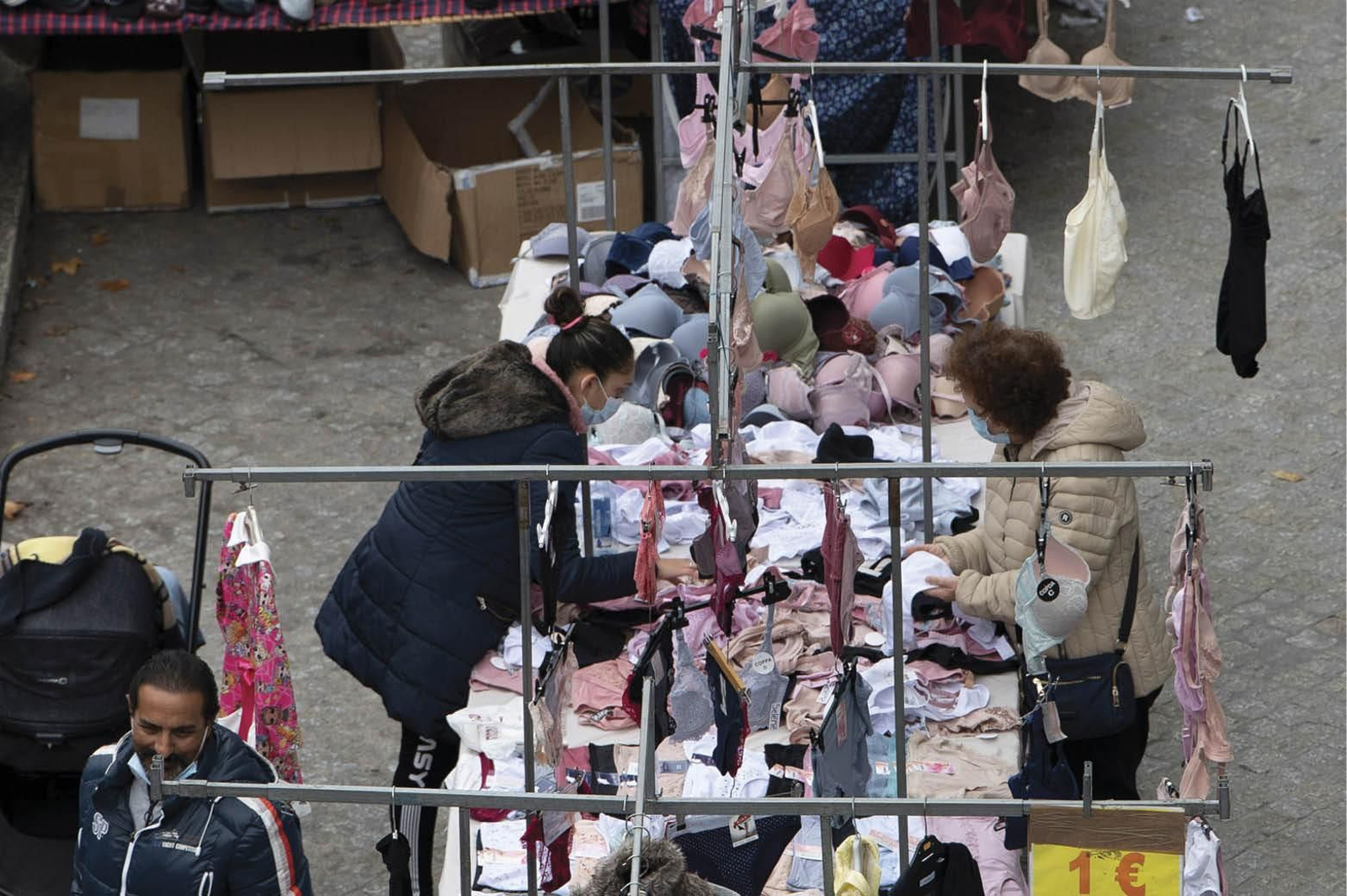 Vendedores en la última feria (MARTIÑO PINAL).