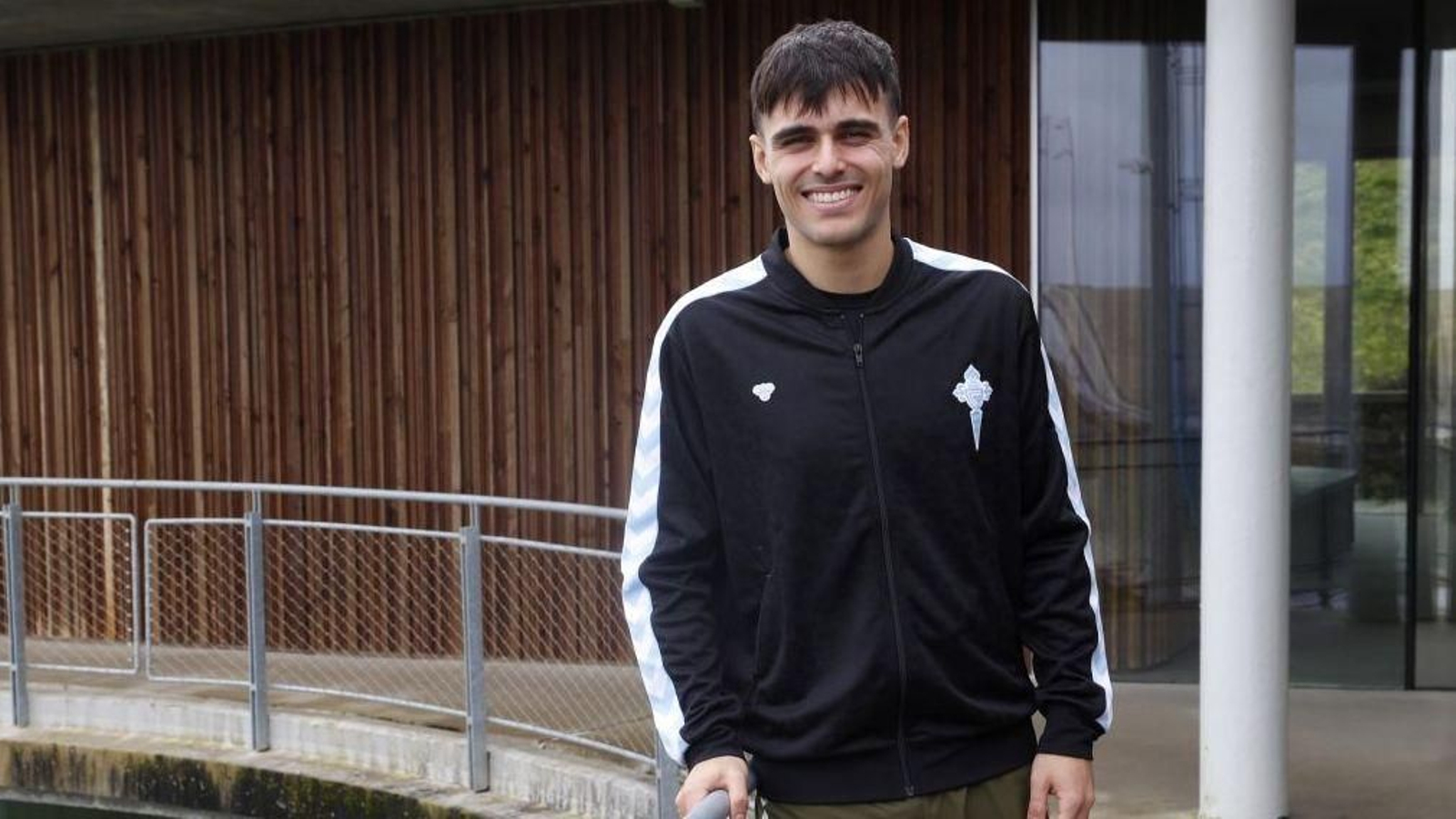 Miguel Román: “De momento, no conozco esa burbuja del futbolista de la que se habla”