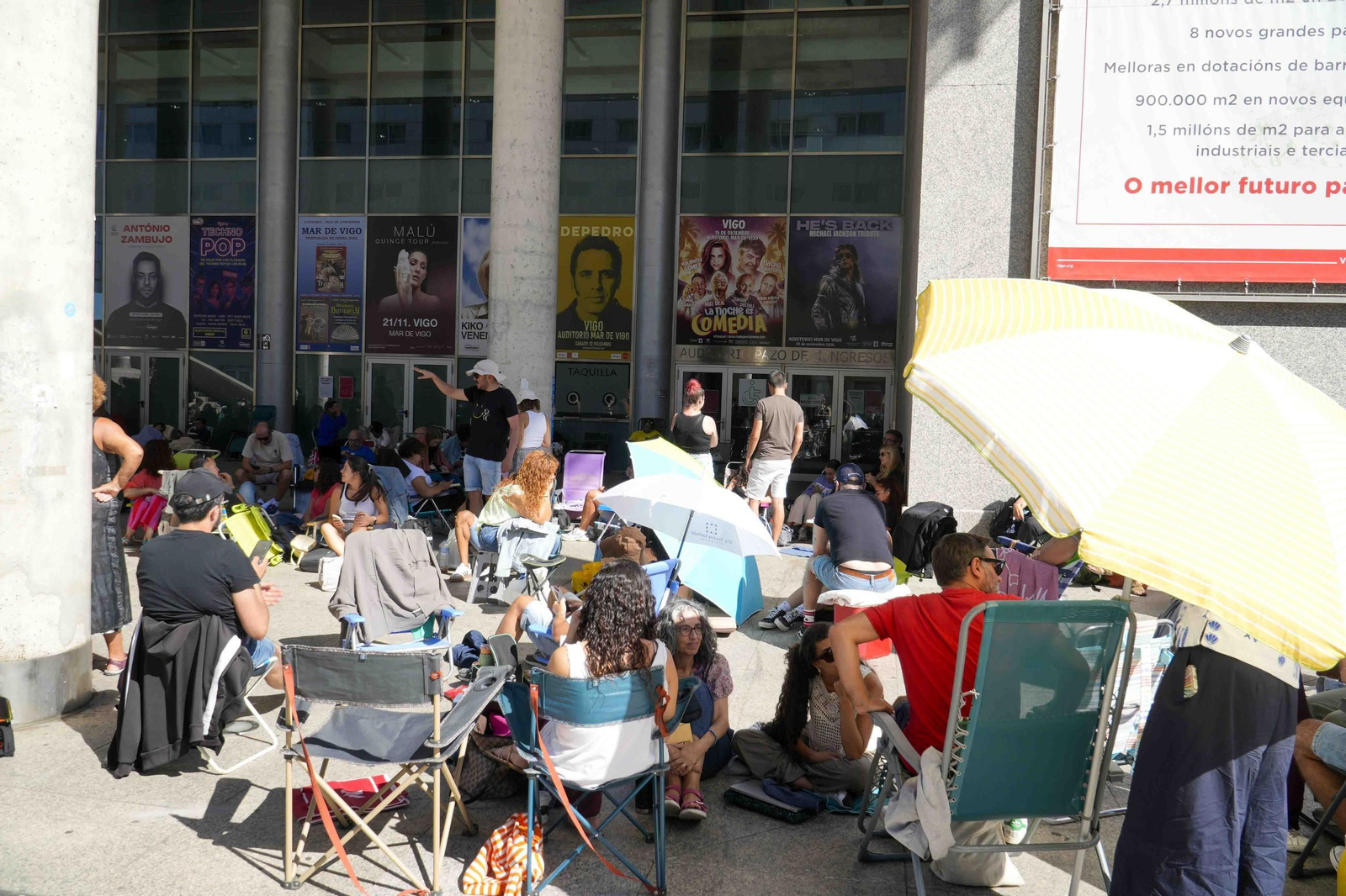 Galería | Infinitas colas por una entrada para Arde Bogatá en Vigo