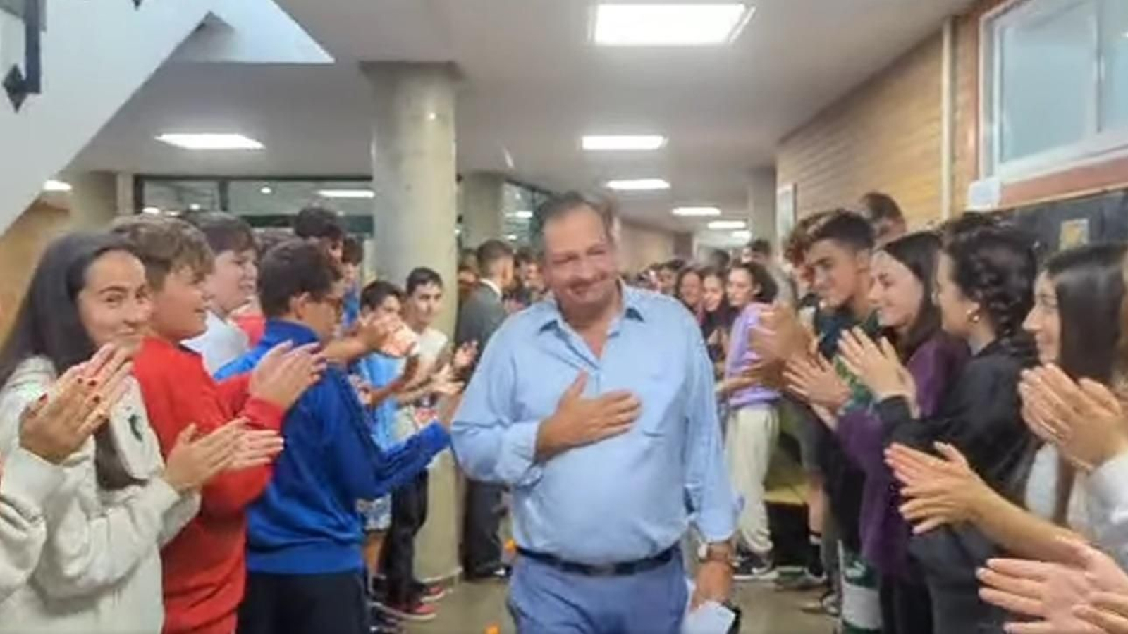 El pasillo al director del IES Castro de Baronceli, en Verín.