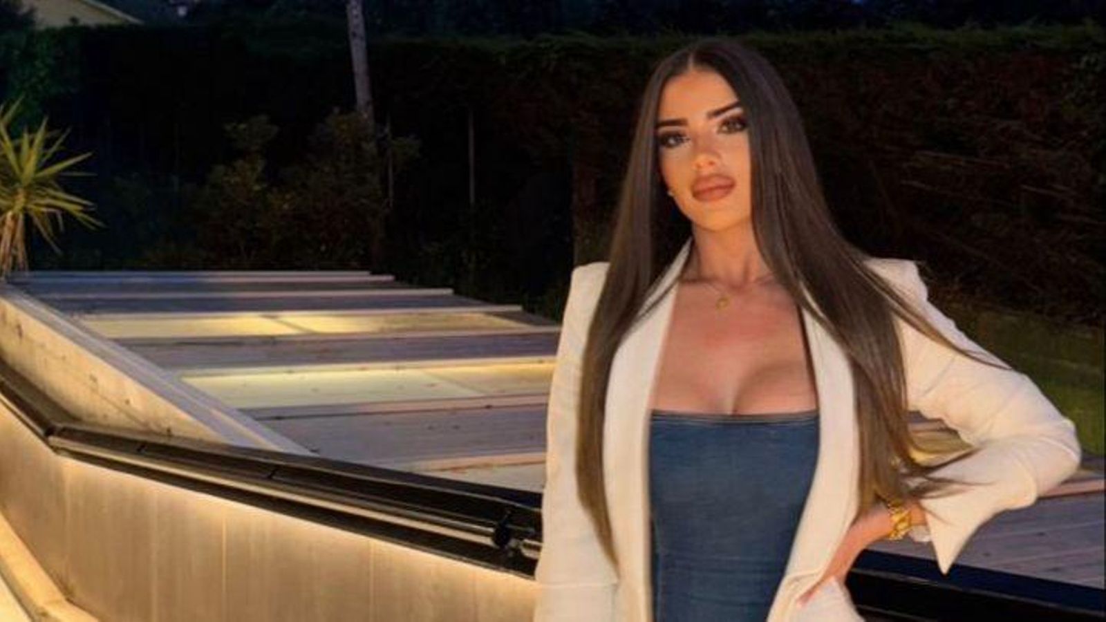 En el día a día, Laura viste de manera más informal.