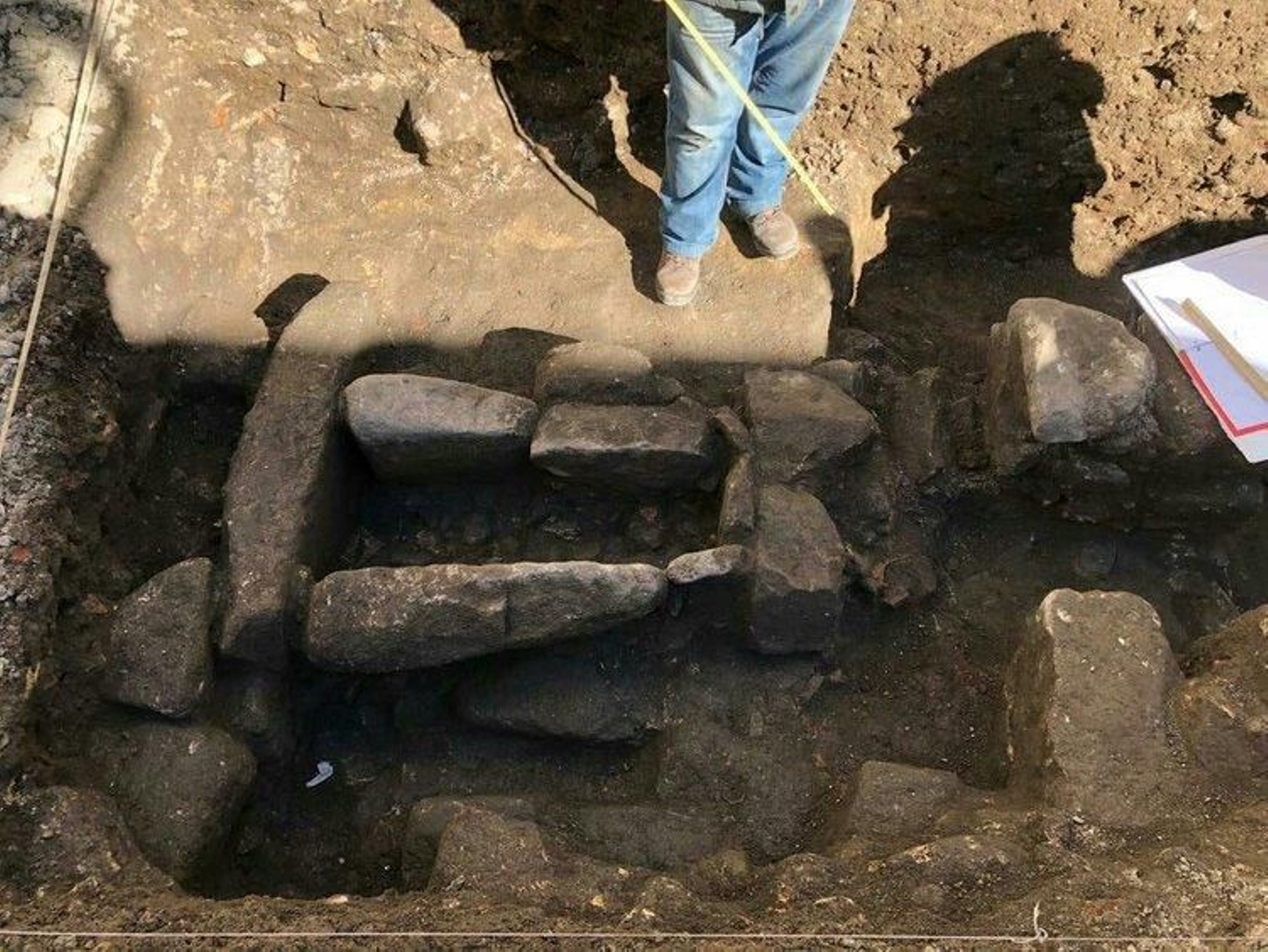 Imagen de los restos encontrados esta semana en la rúa da Igrexa, en la zona vieja de Xinzo.