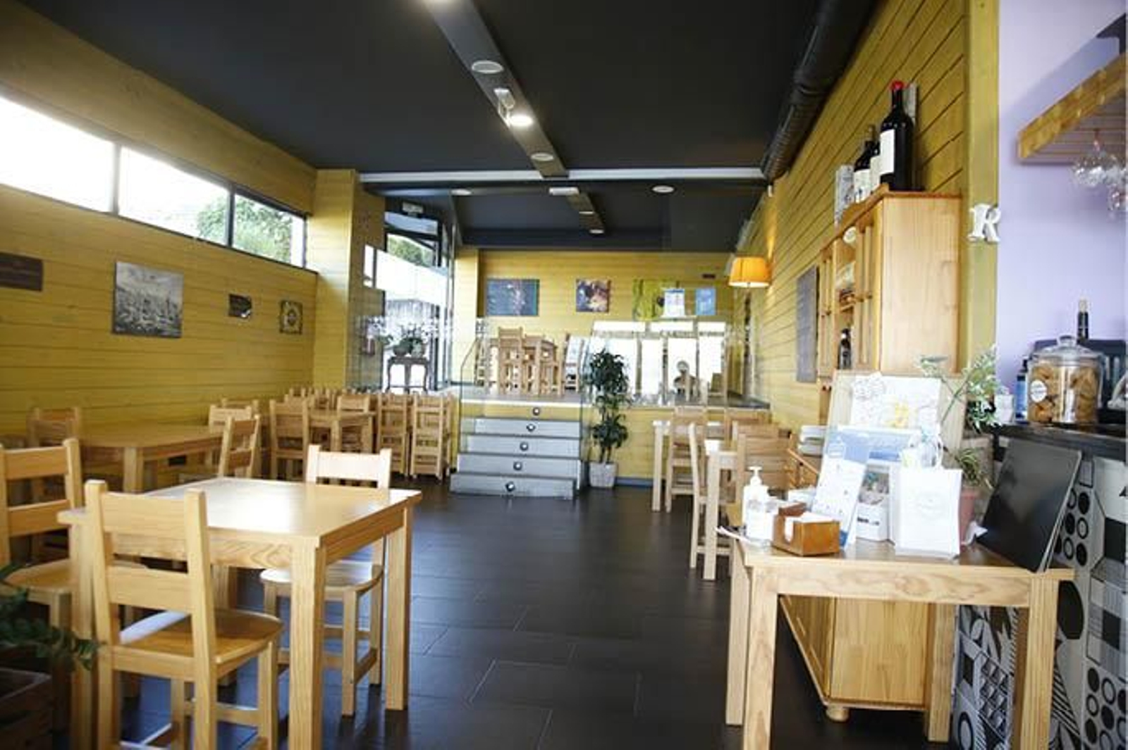 El interior de A culler de Teresa, vacío tras las nuevas restricciones.