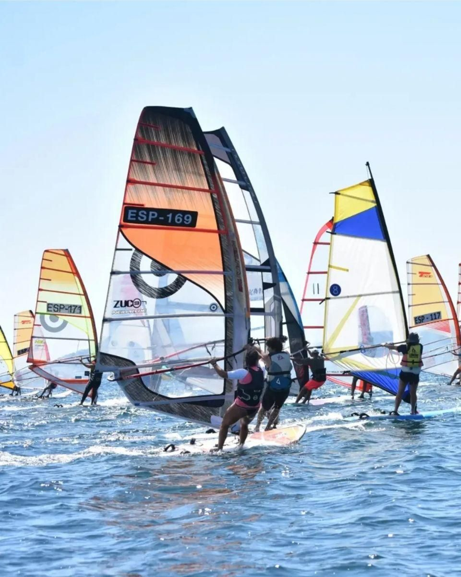 Las embarcaciones compiten en la regata santa Marta classic de 2023.
