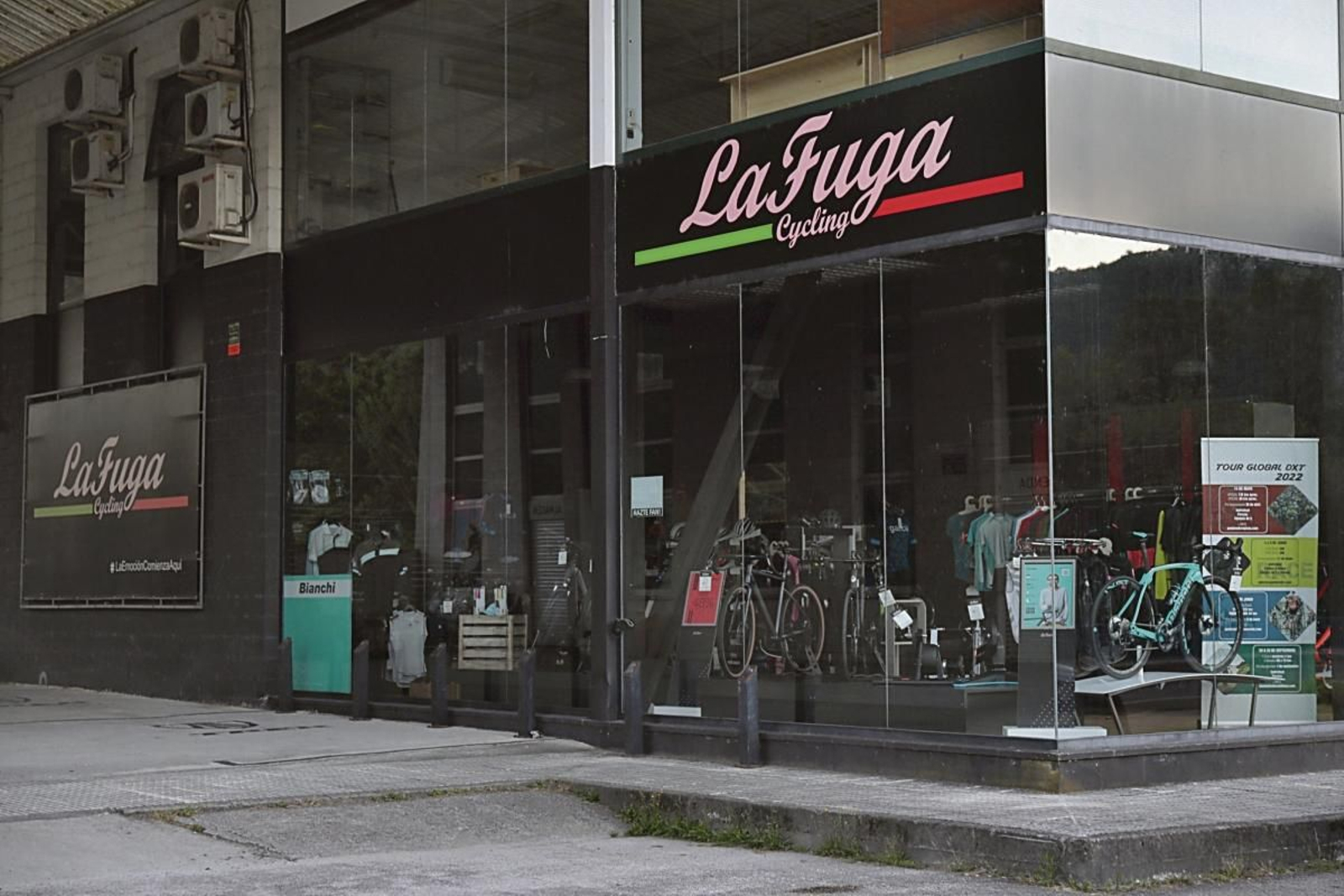 La tienda de LaFuga Cycling de Ourense, en Quintela de Canedo.