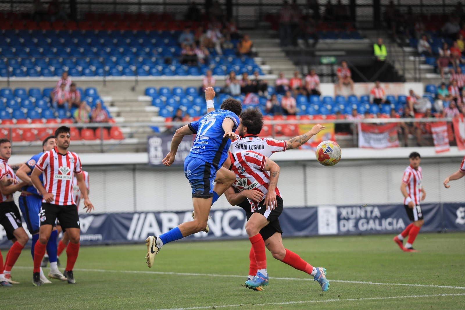 Galería | El Estadio de O Couto vive otra derrota, polémica, del Ourense CF