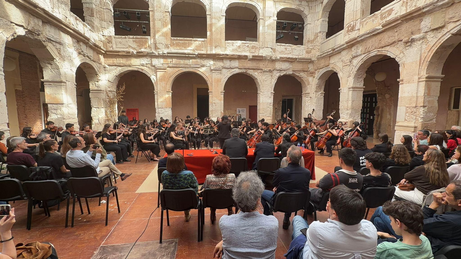Galería |  La Orquesta del Conservatorio profesional de Música de Ourense destaca en Medinaceli