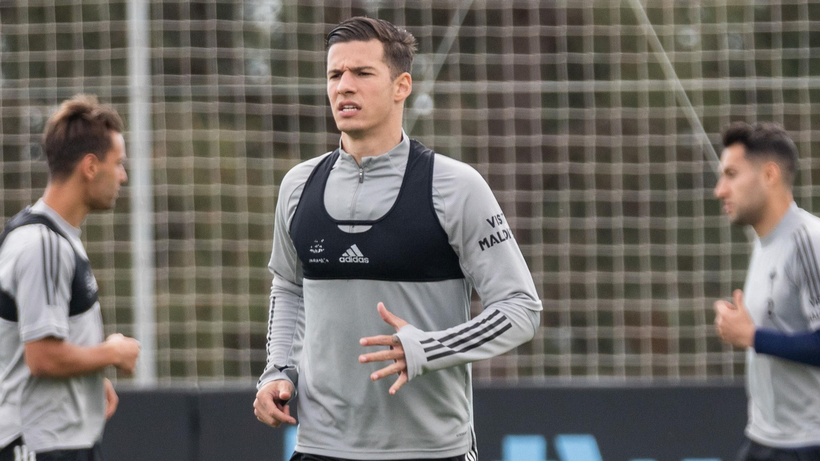 Santi Mina está acusado de agresión sexual y la fiscalía solicita ocho años de prisión.