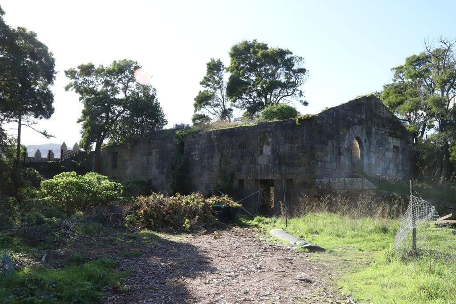 Ruinas del 'almazén de Madruga', únicas en pie dentro del recinto.