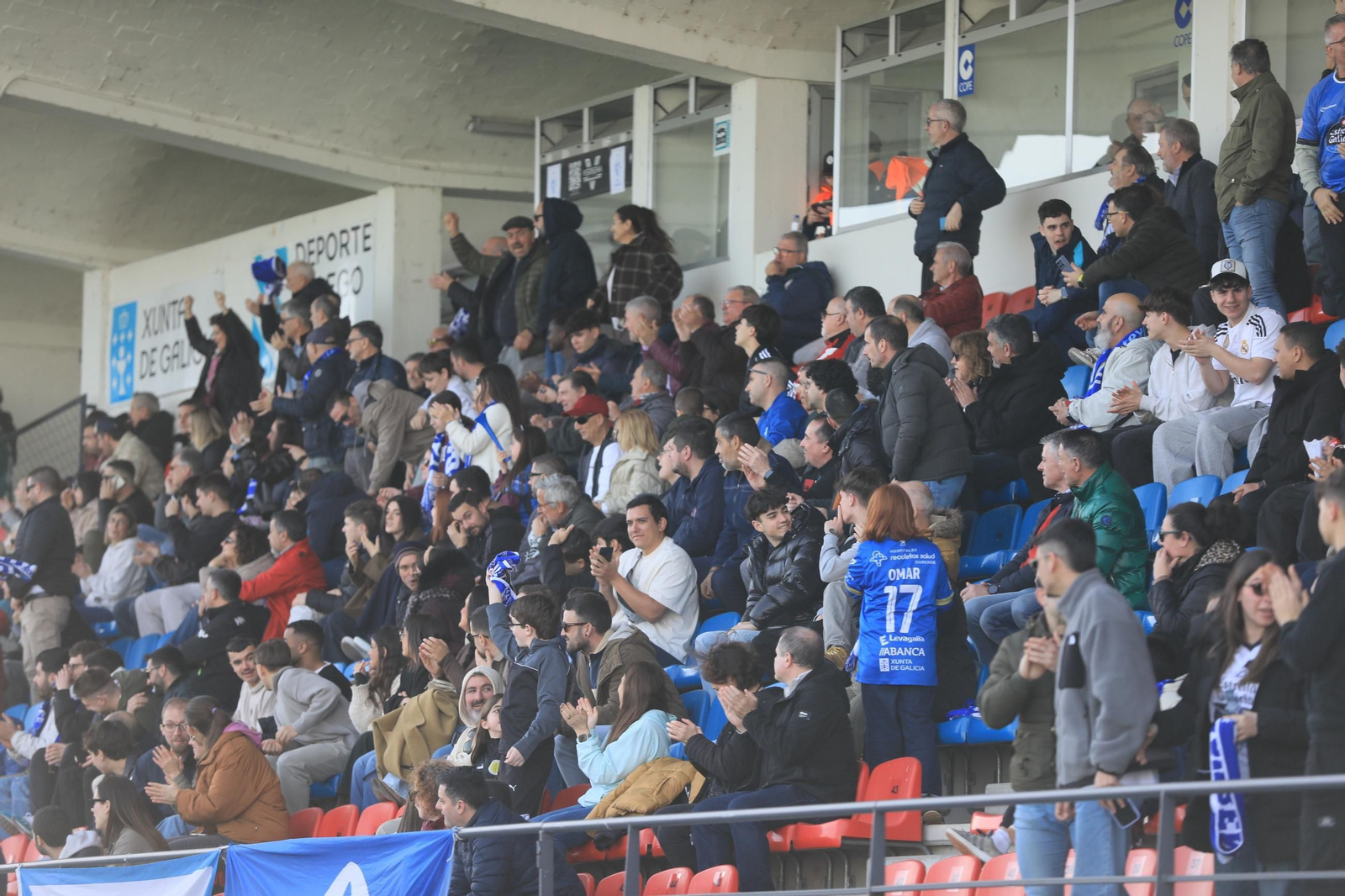 Galería | Alegría y resignación entre el Ourense CF y el Arenteiro en el Estadio de O Couto