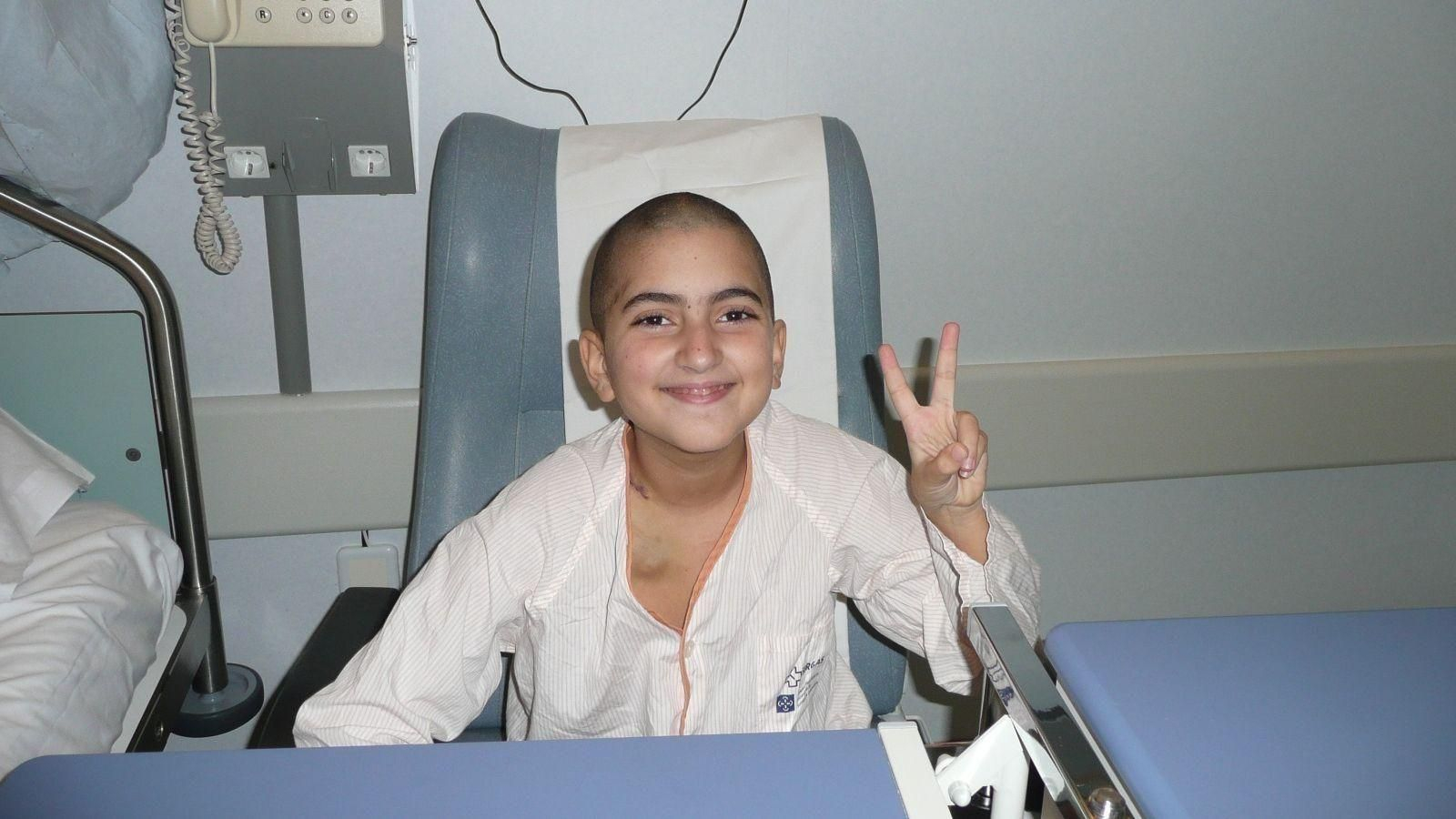 La primera imagen de Rosángela después de raparse el pelo tras los efectos de la quimioterapia.