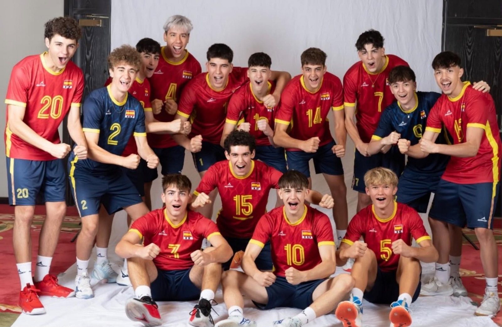 La plantilla de la selección española sub-17 en el Mundial de Doha.