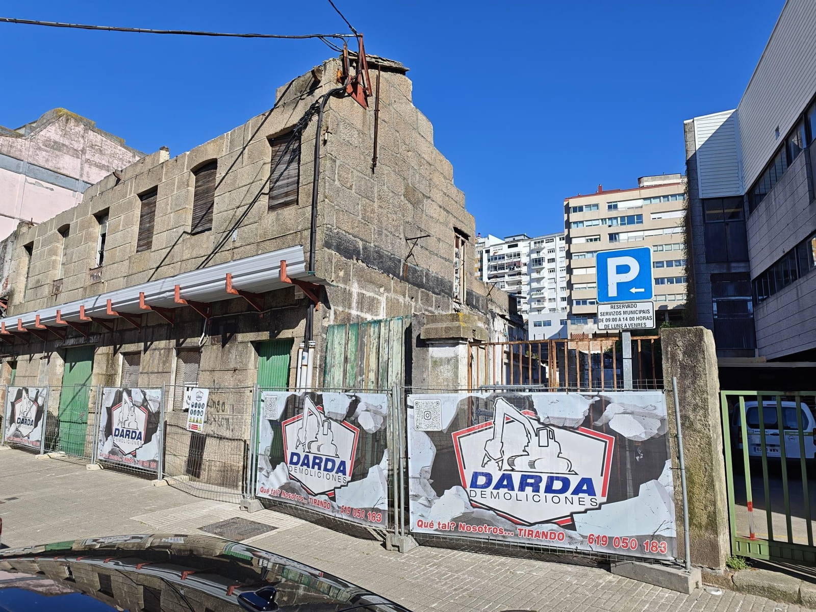 Inicio de la demolición de la antigua conservera de Jacinto Benavente