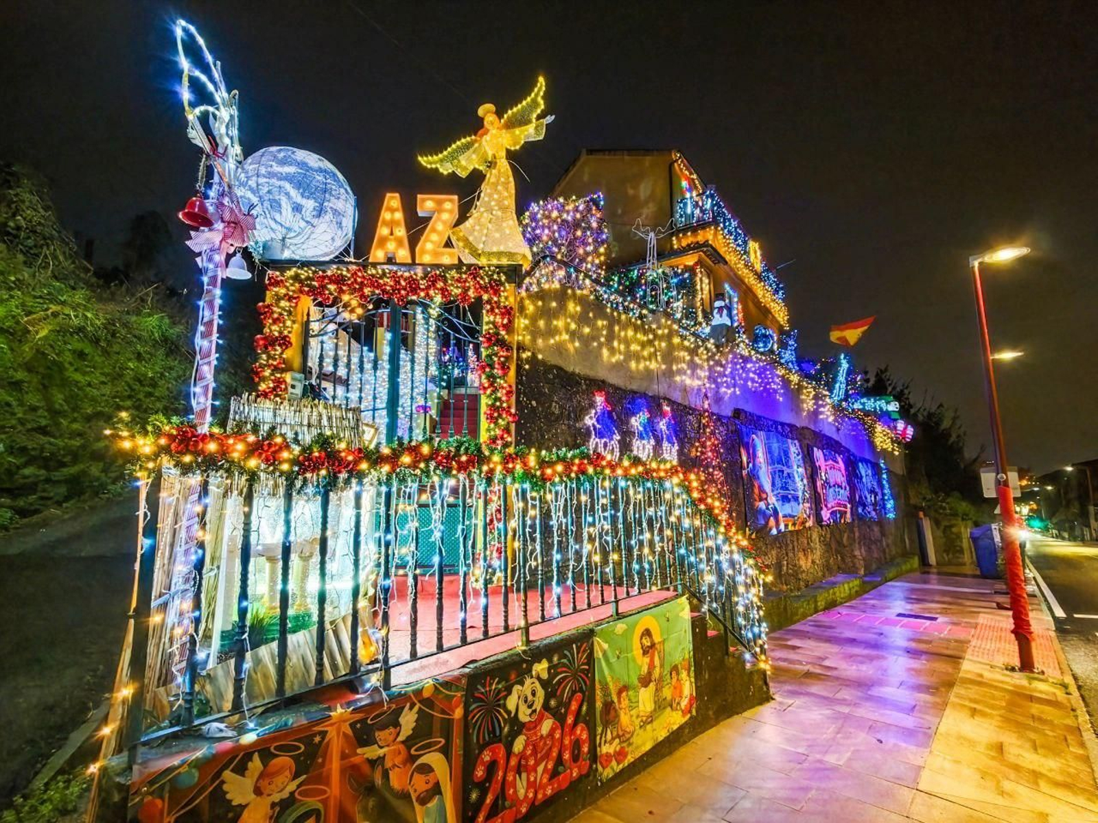 El portal de la casa más navideña de Vigo.