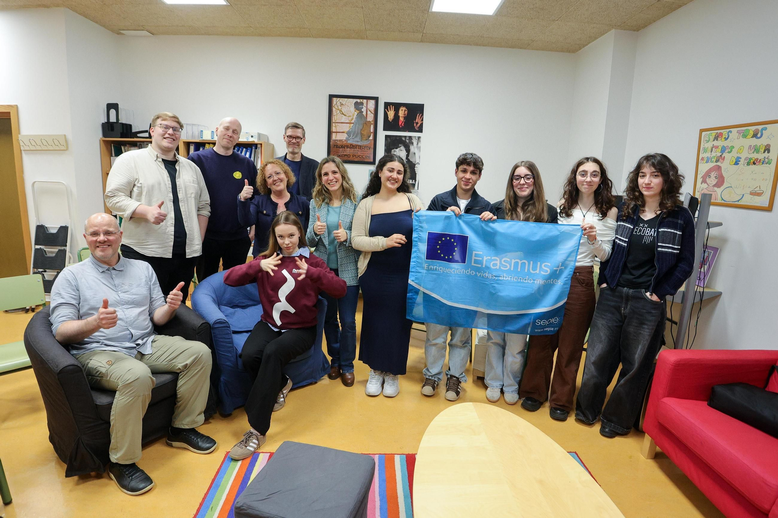 De izquierda a derecha: Toni Honkala, Kaur Pennet, Esa Klapuri, Carmen Carreiras, Ariana Makarenko, Juhani Koivisto, Sara Peral, Nerea Fernández, Antonio Martínez, María González, Brezo Verea e Iris Nogueira.