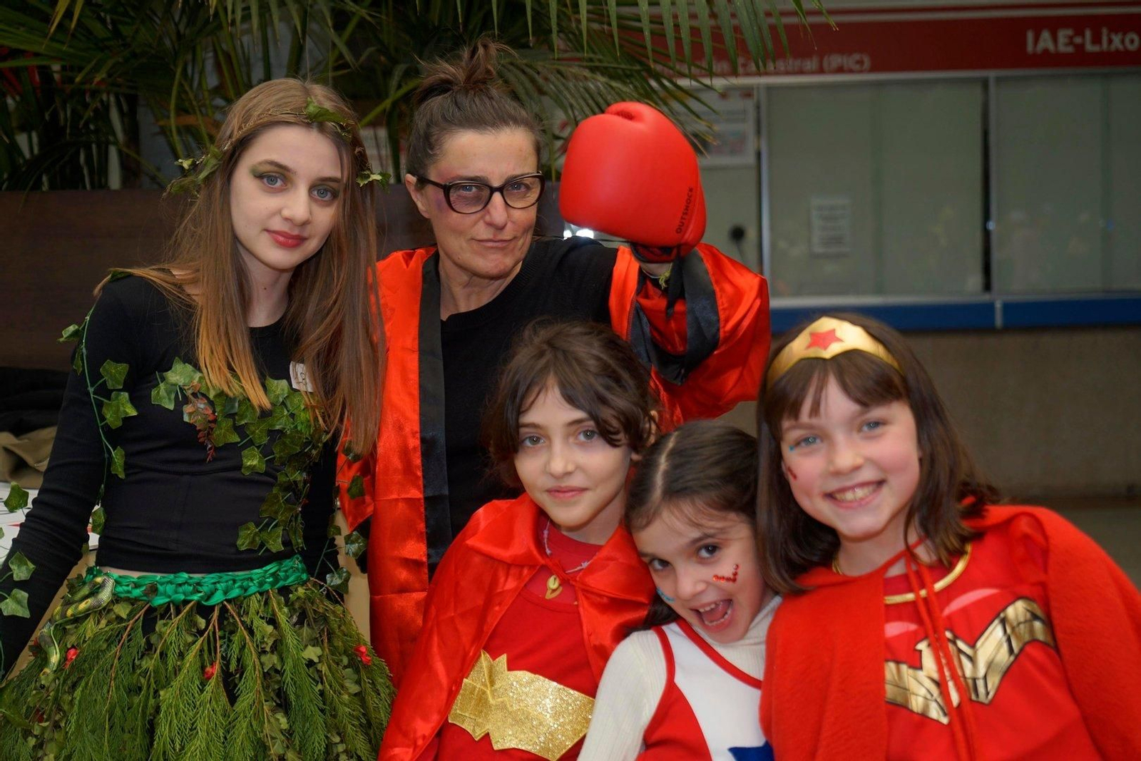 Participantes en el concurso de disfraces del Entroido de Vigo.