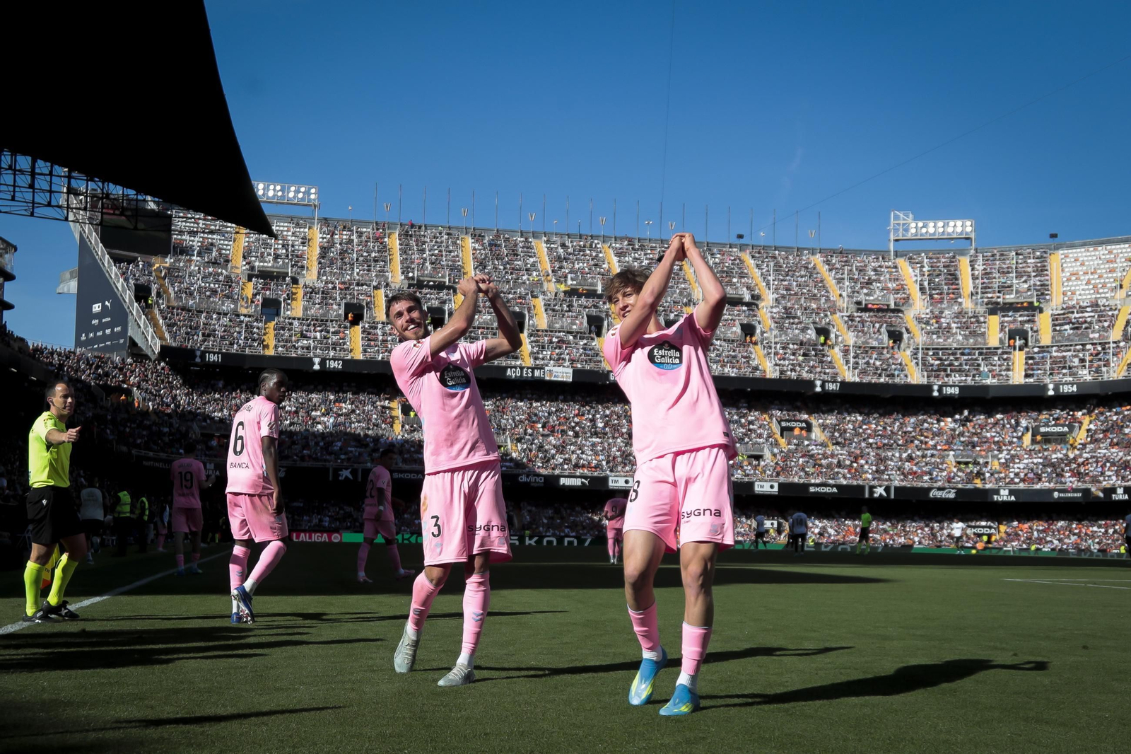 Galería | El Celta firma la victoria en Mestalla