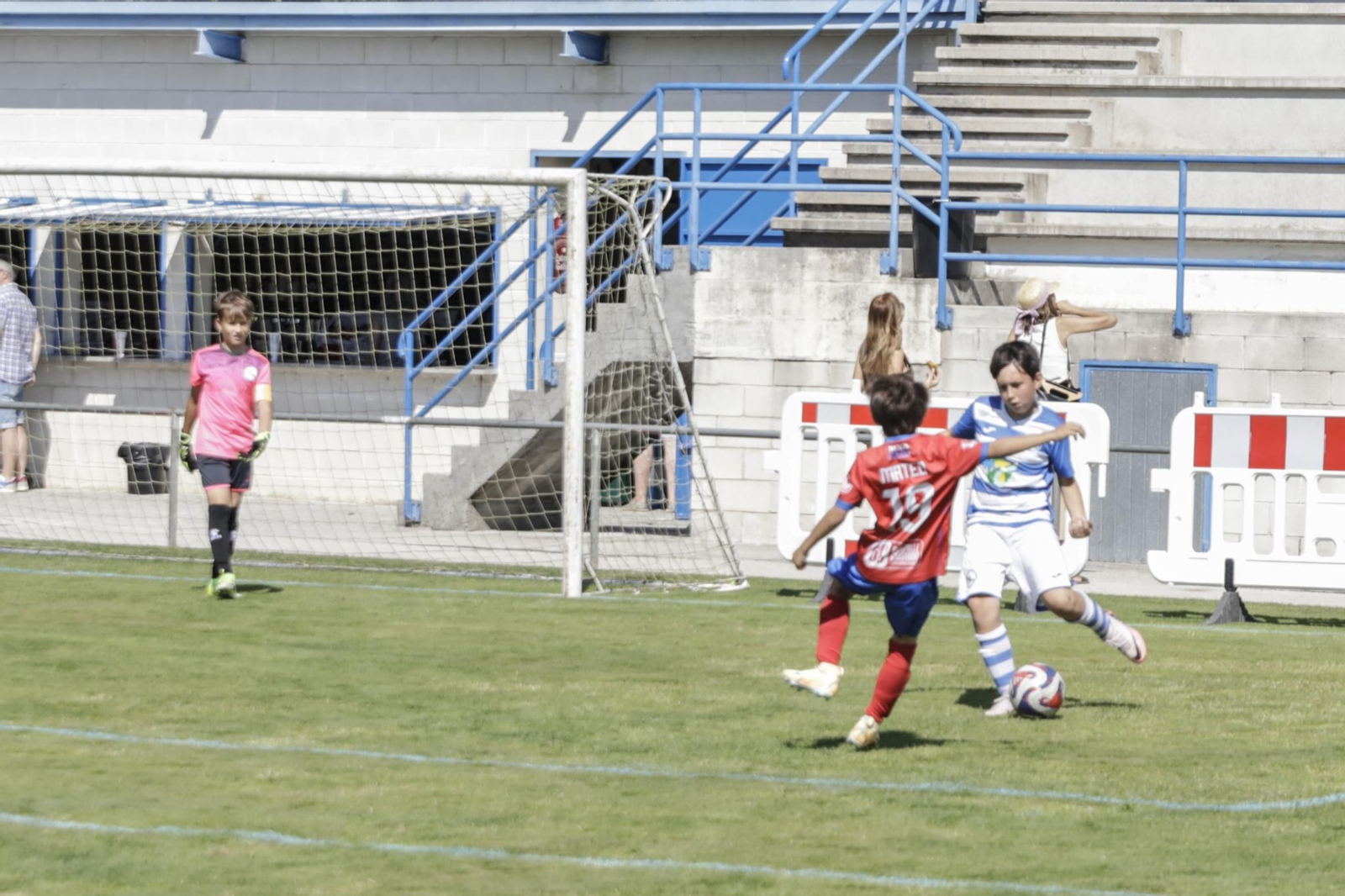 Los pequeños vibraron en San Rosendo con el Trofeo de fútbol Concello de Celanova