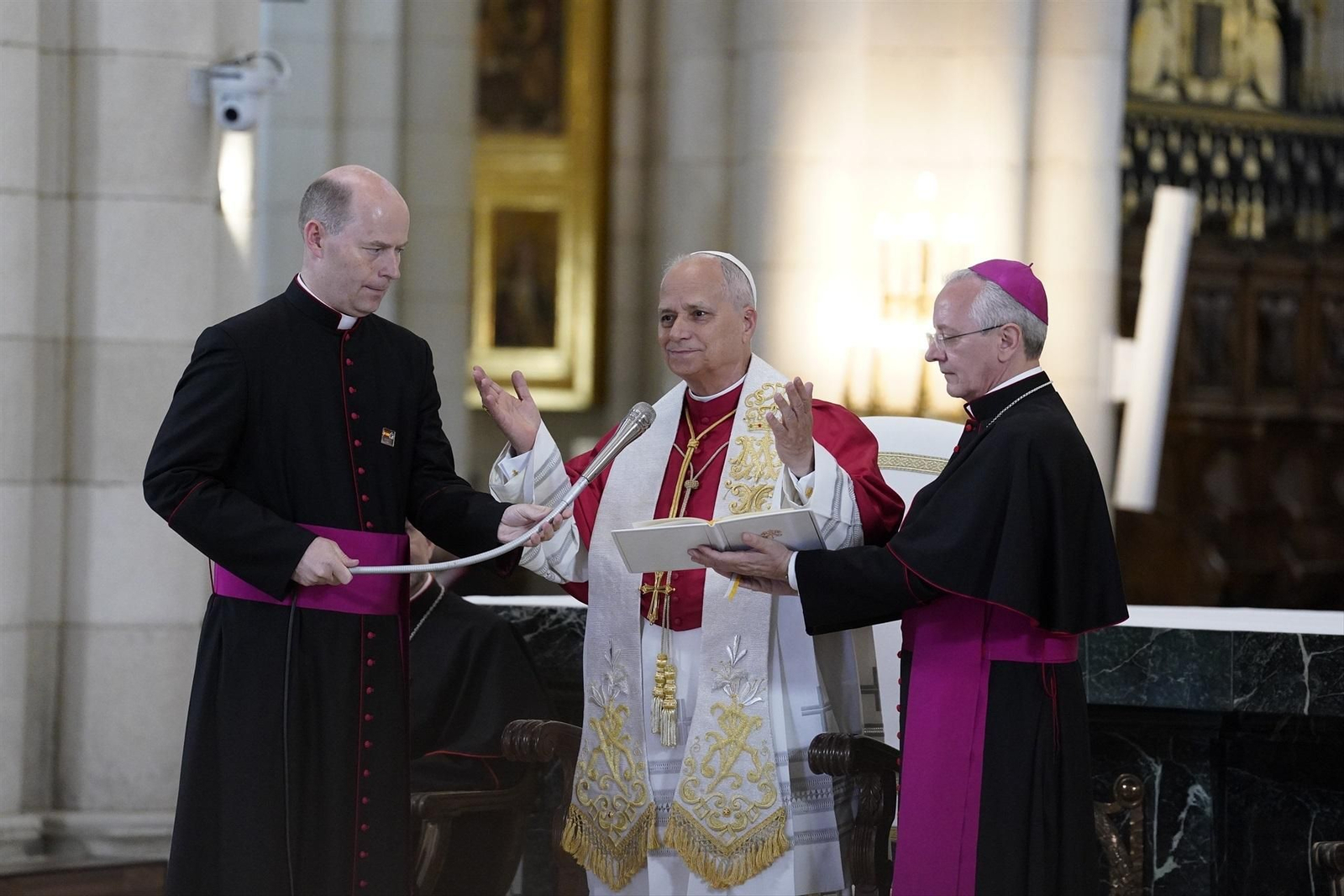 Galería | Las mejores fotos del tercer día de la visita del papa León XIV en Madrid, del Congreso al Bernabéu