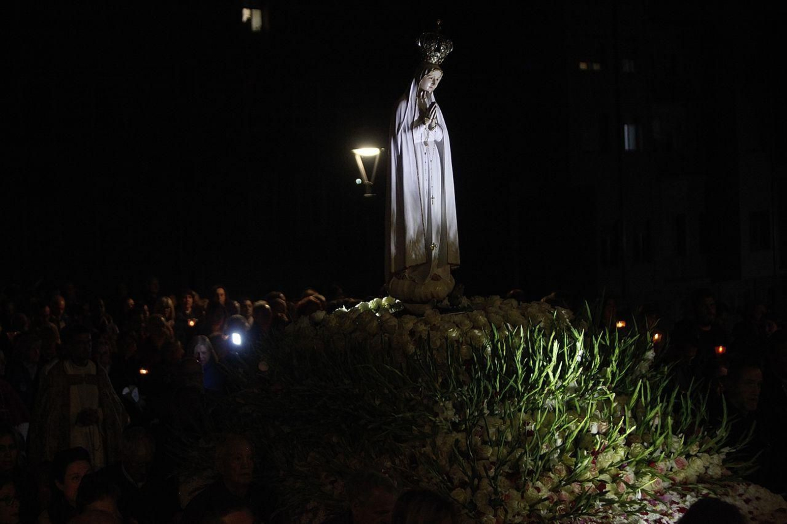 Paso de la Procesión de la Virgen de Fátima