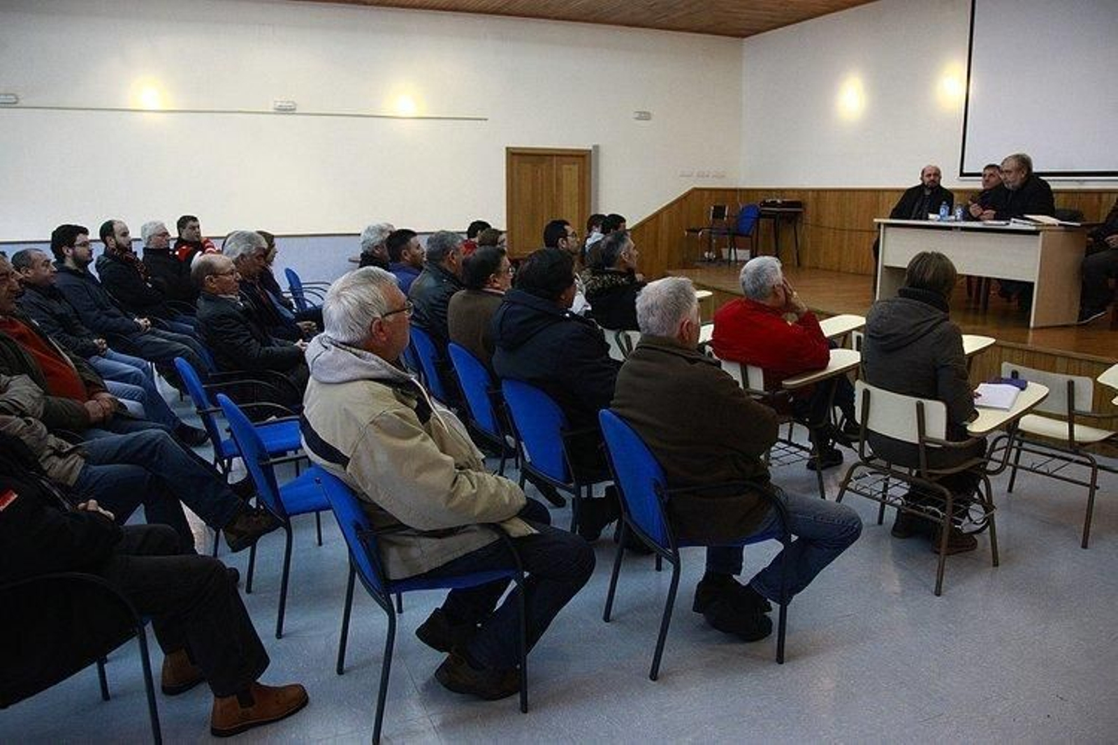 Comuneros del Xurés durante la reunión celebrada a principios de año en Lobios.