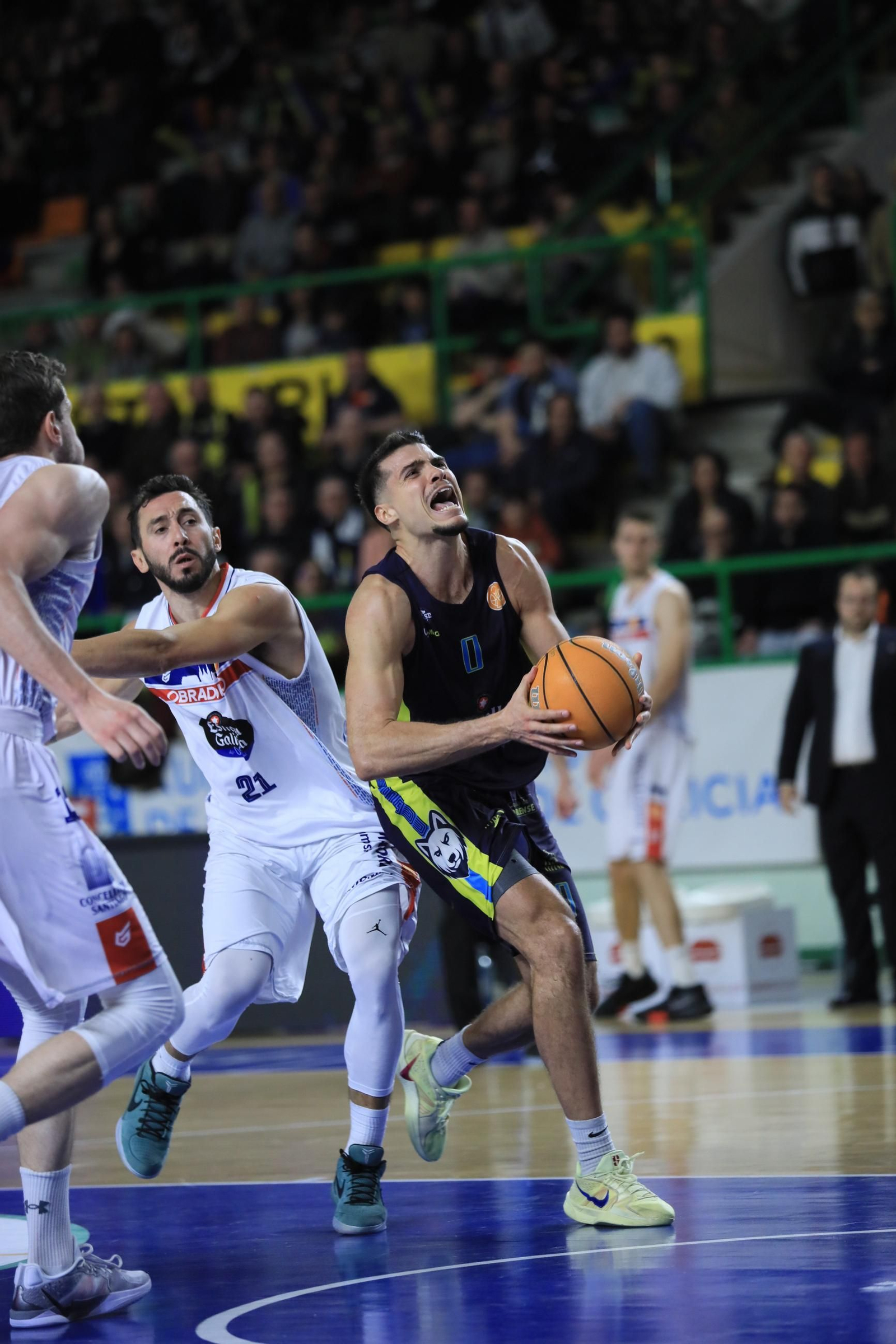 Galería | El Pazo, a reventar para el derbi COB-Obradoiro