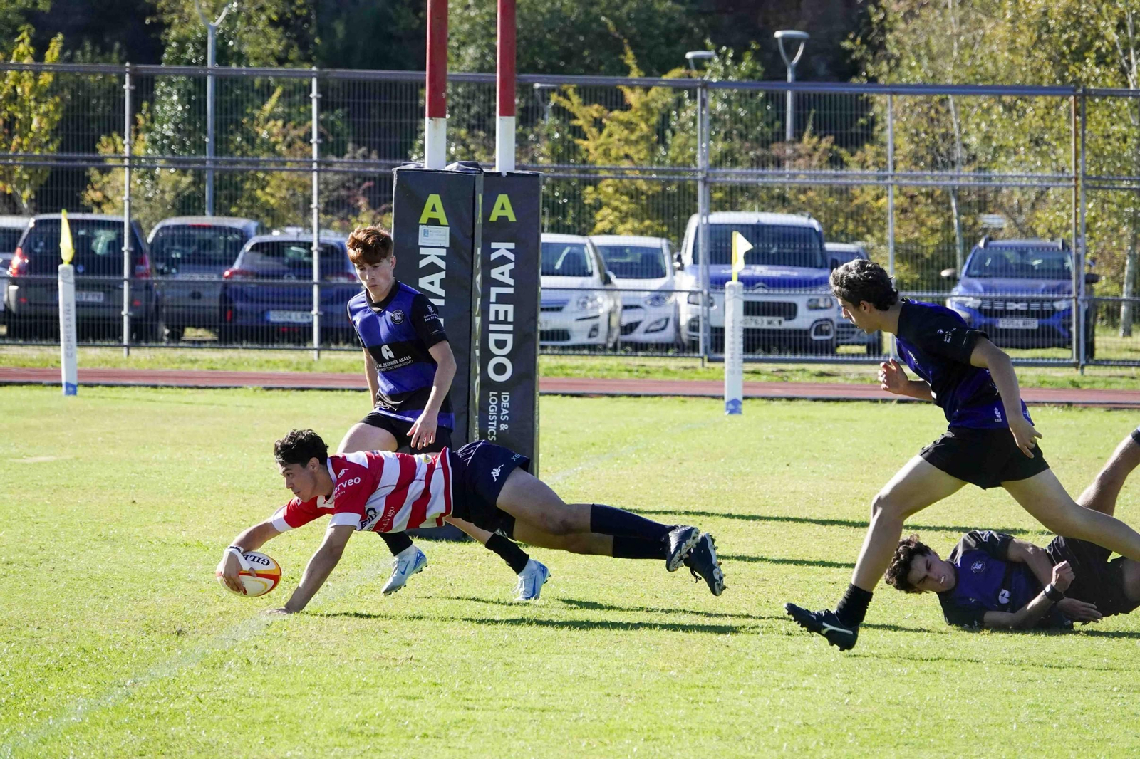 El Vigo Rugby se sitúa en la segunda plaza de su grupo tras imponerse al Os Ingleses en el campus.
