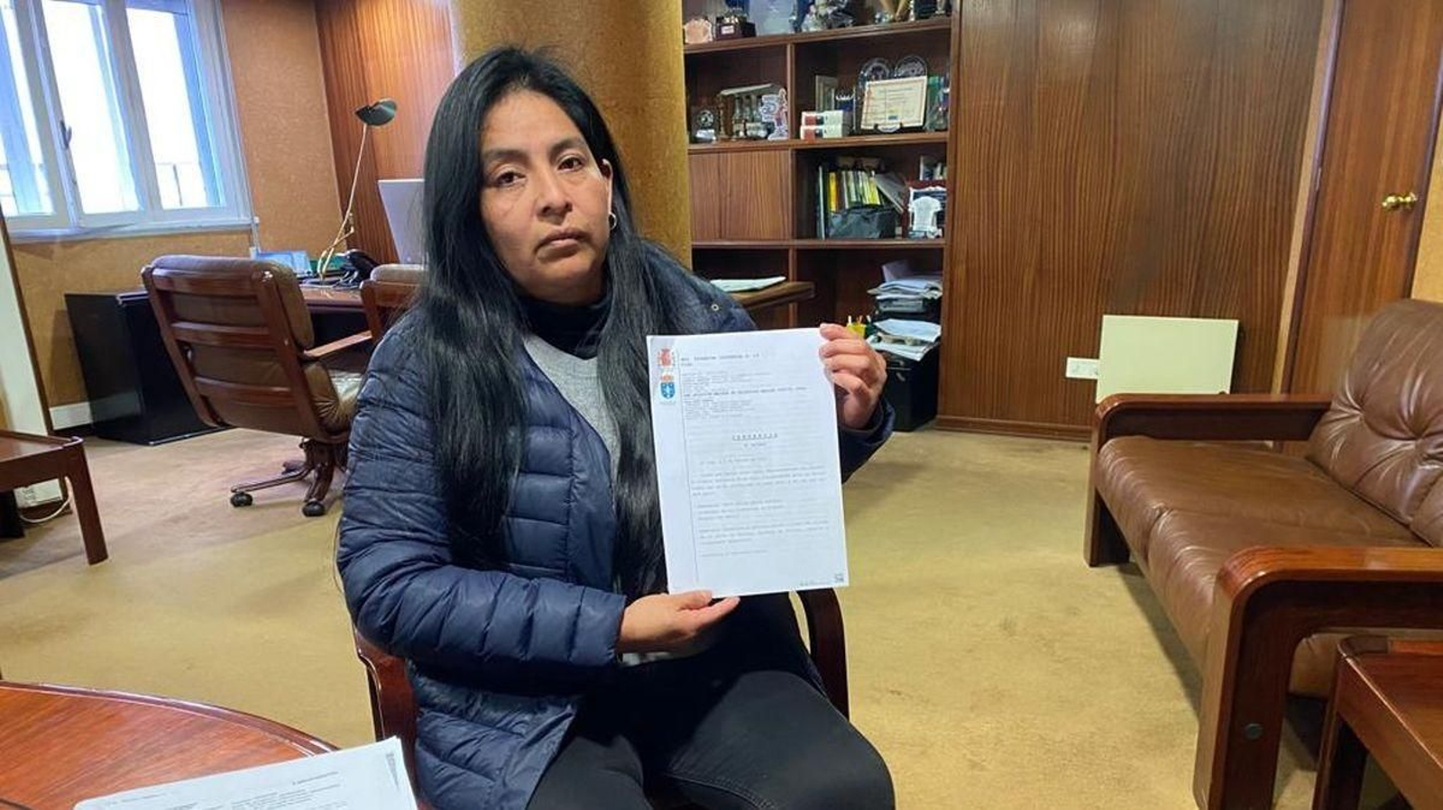 María Silva, con la sentencia.